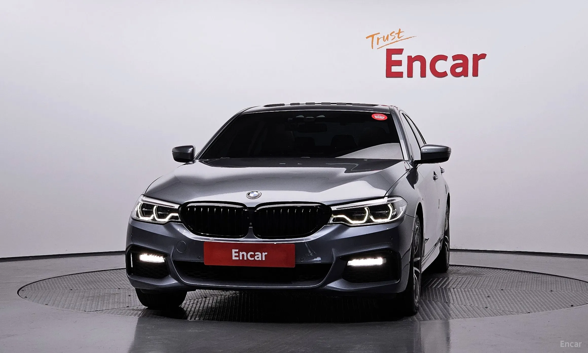BMW 5 Series (G30) превью 2