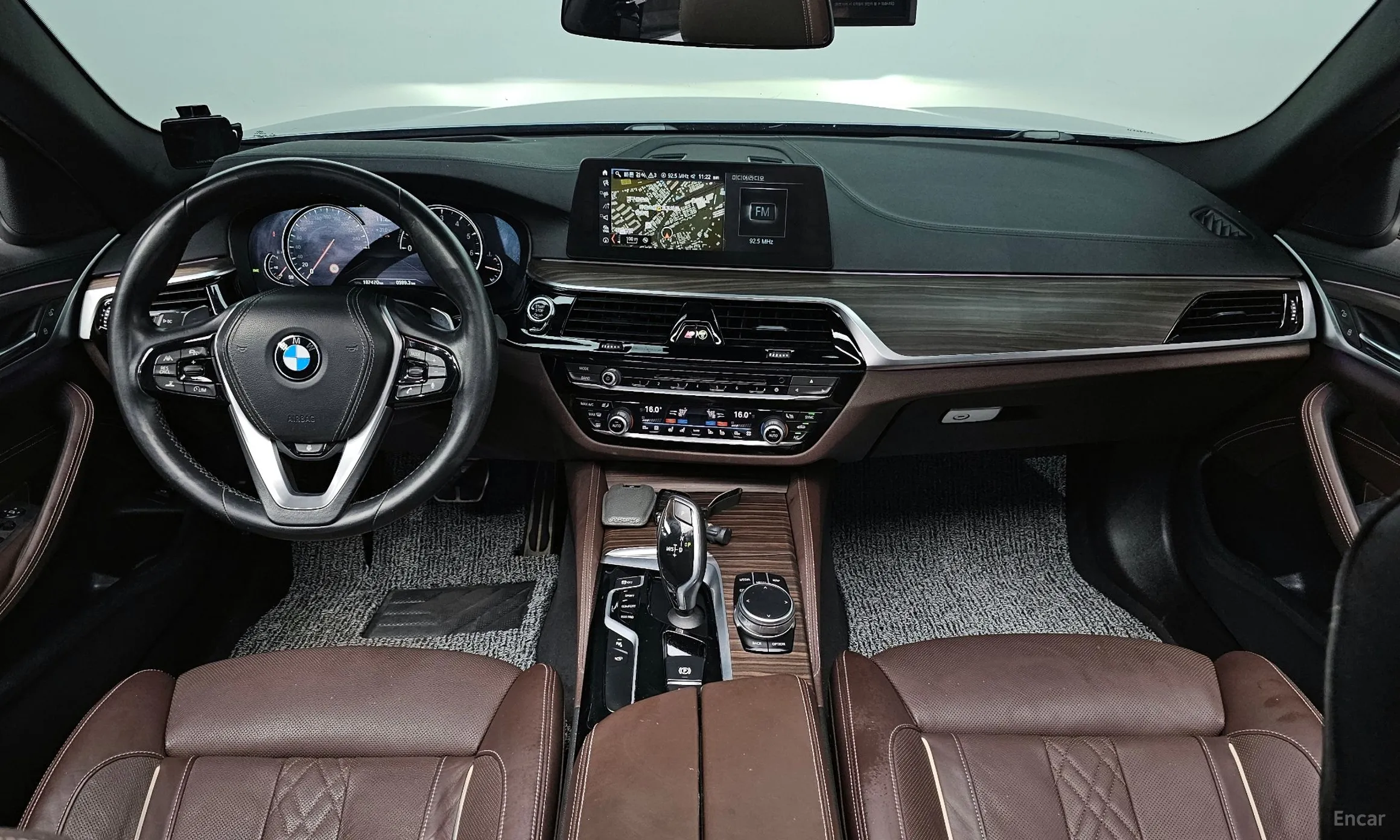 BMW 5 Series (G30) превью 4