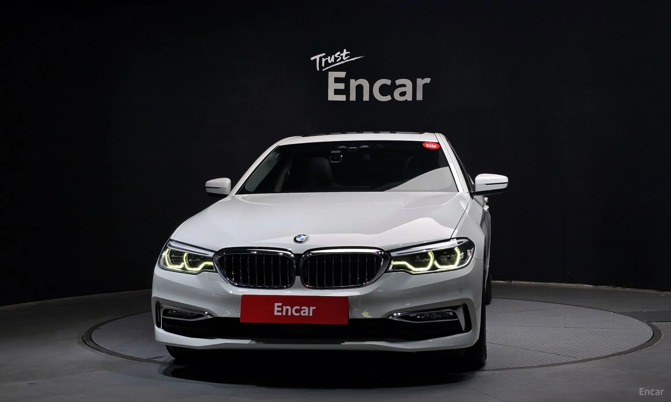 BMW 5 Series (G30) превью 2