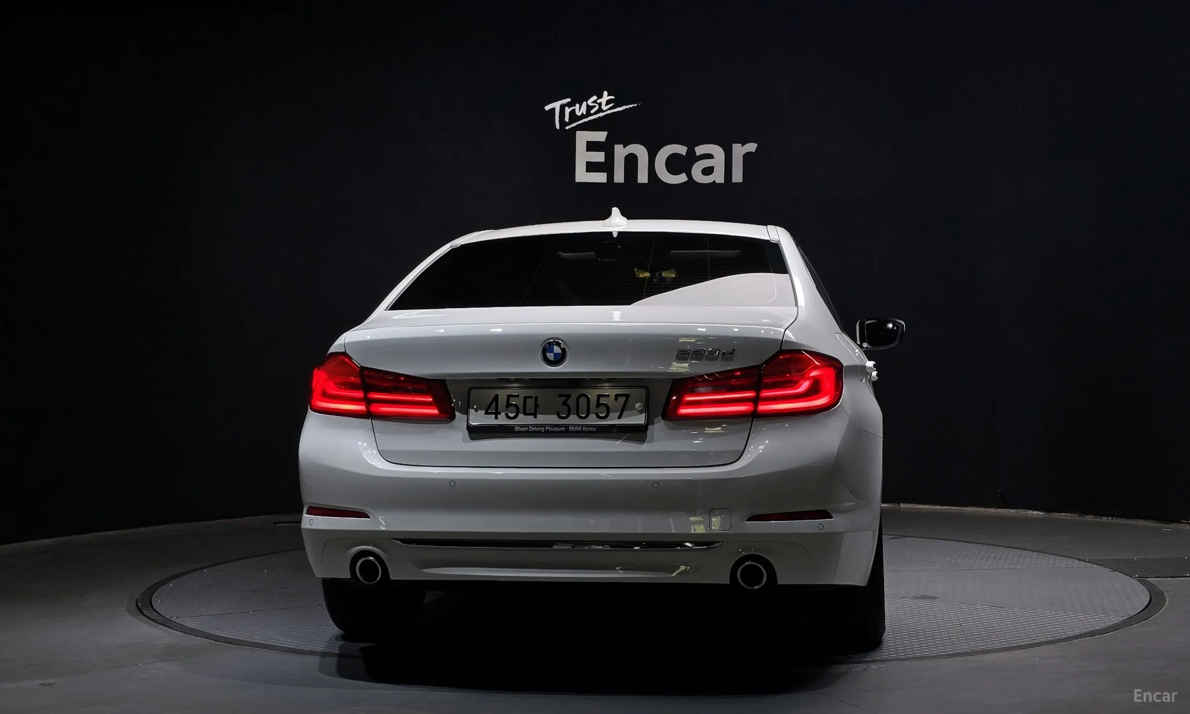 BMW 5 Series (G30) превью 3