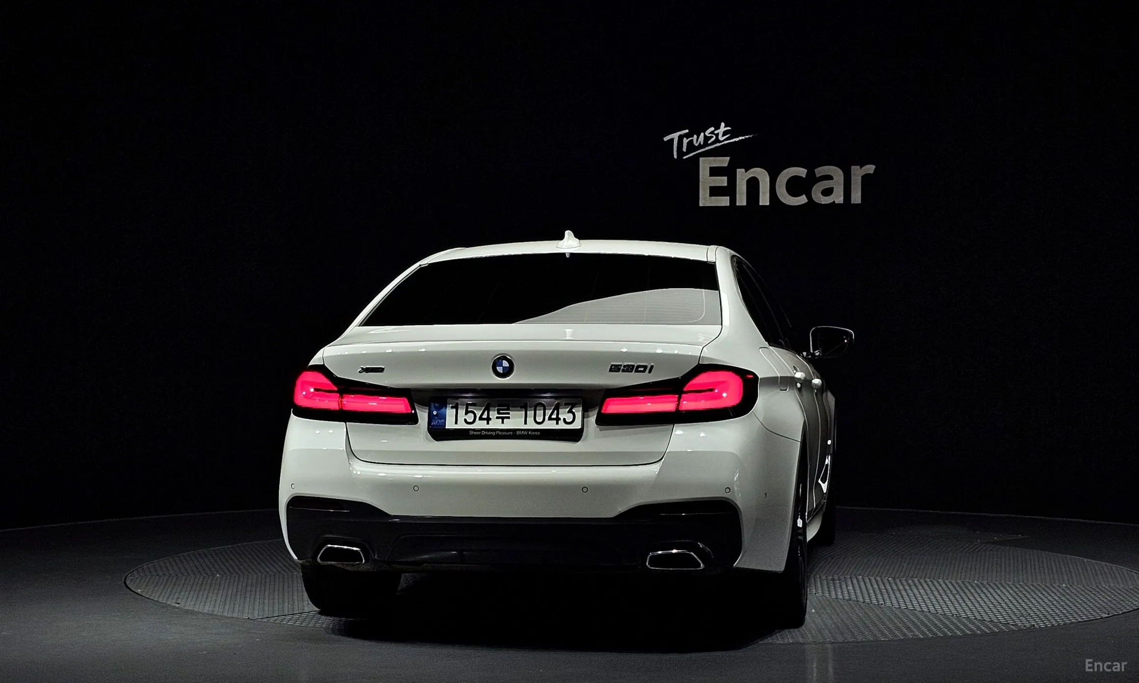 BMW 5 Series (G30) превью 3