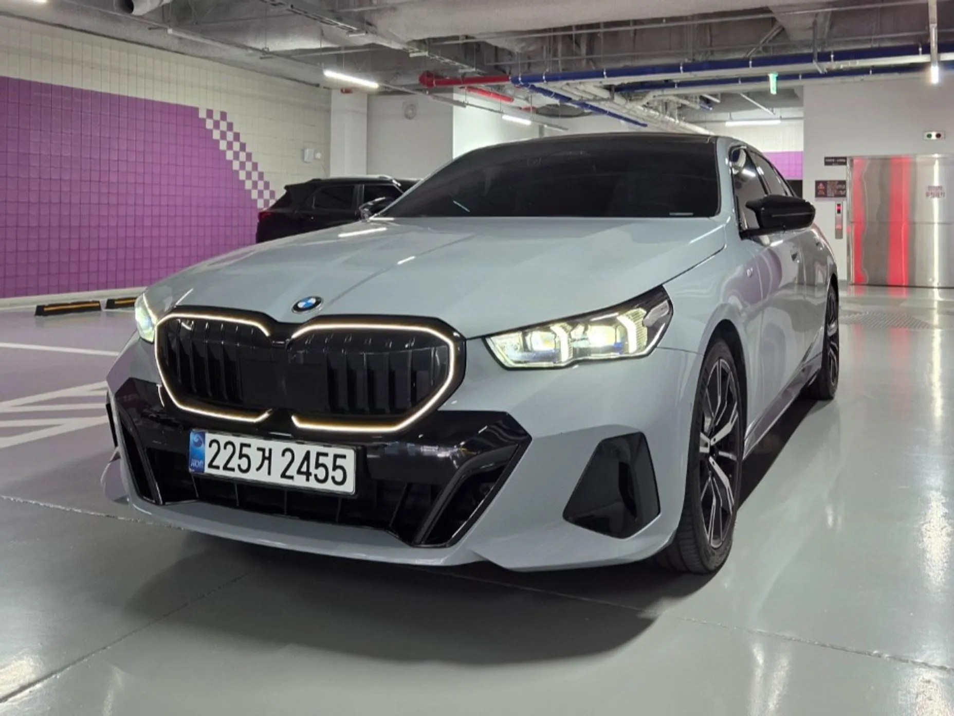 BMW 5 Series (G60) превью 2