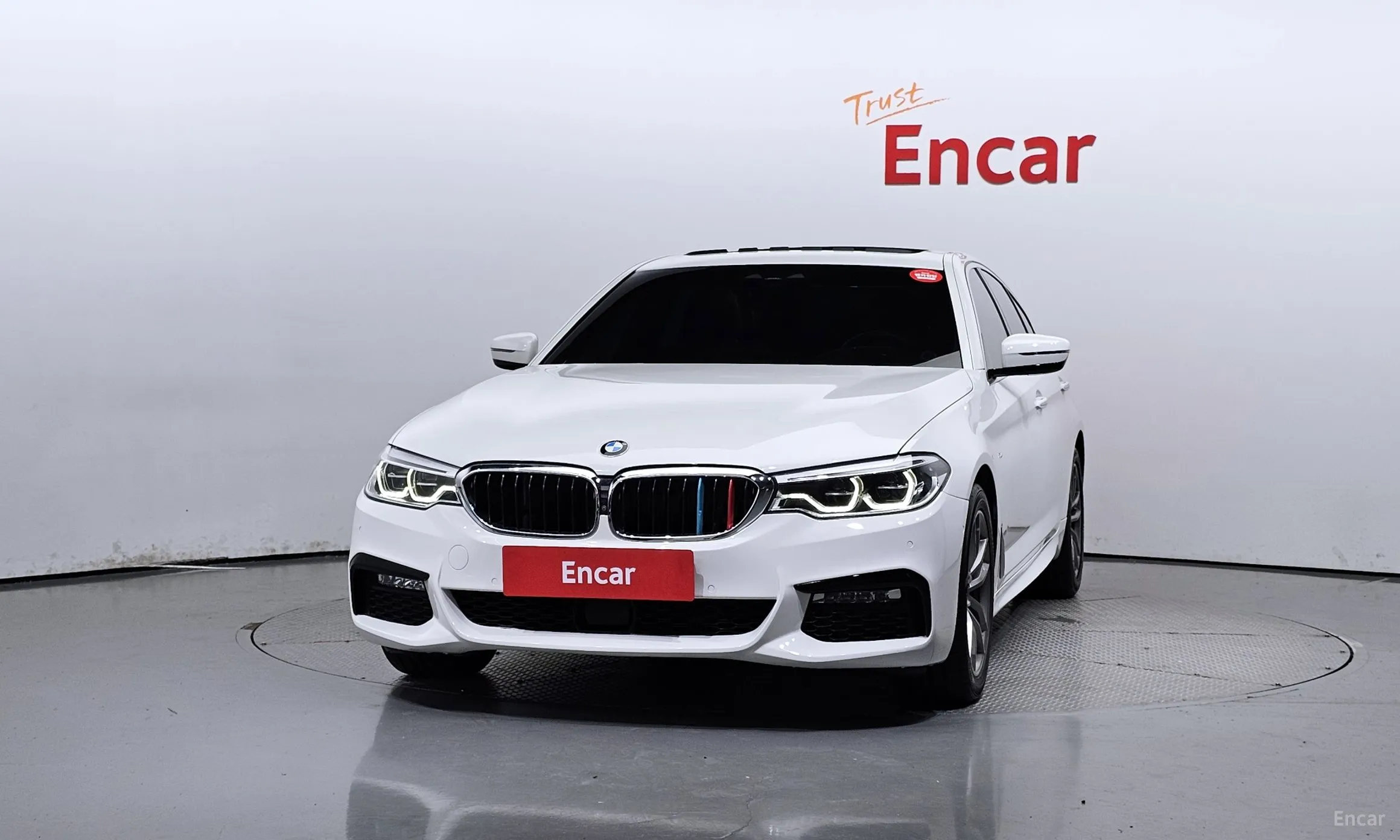BMW 5 Series (G30) превью 2