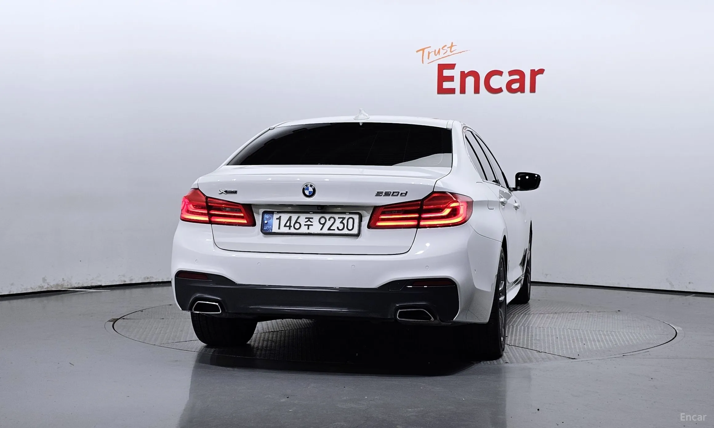 BMW 5 Series (G30) превью 3