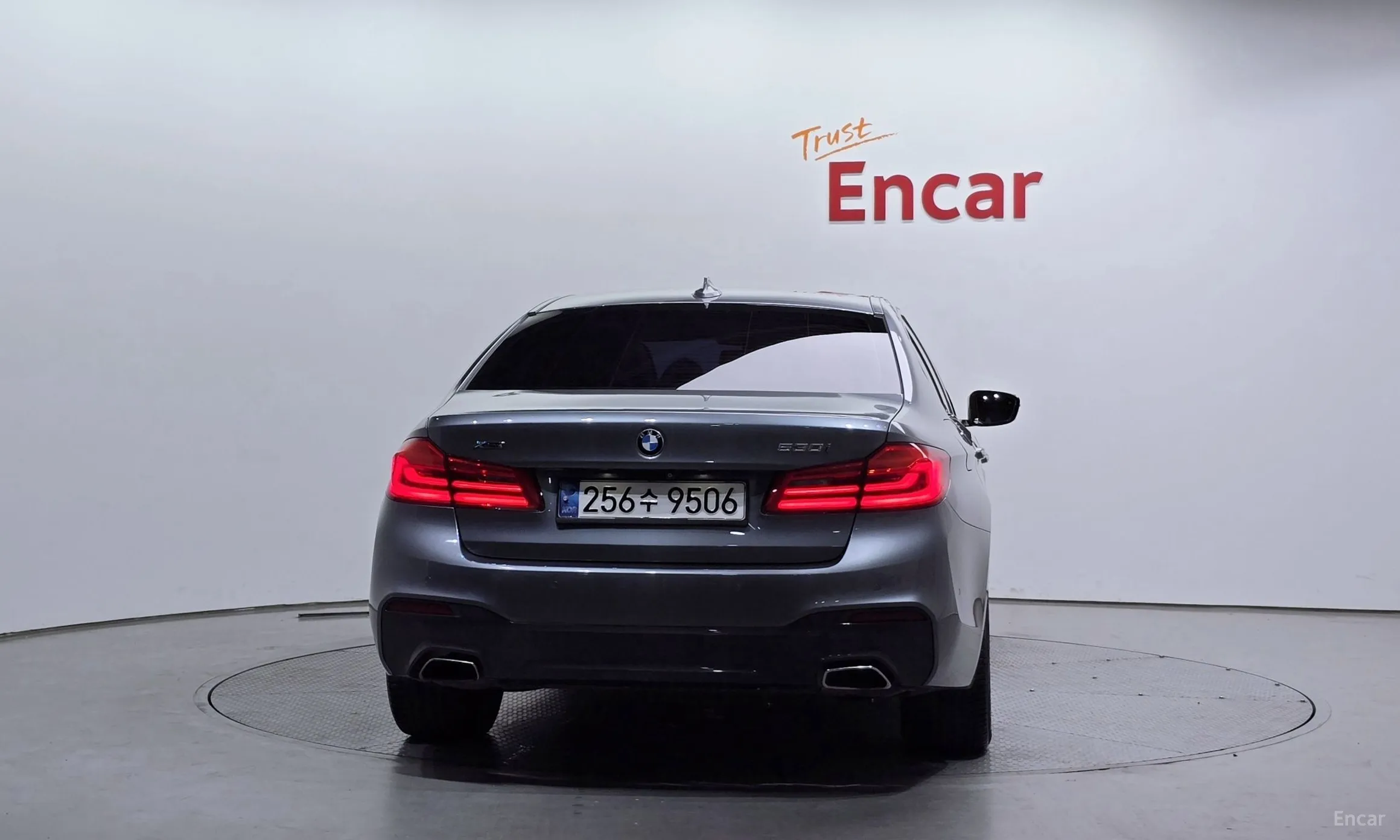 BMW 5 Series (G30) превью 3