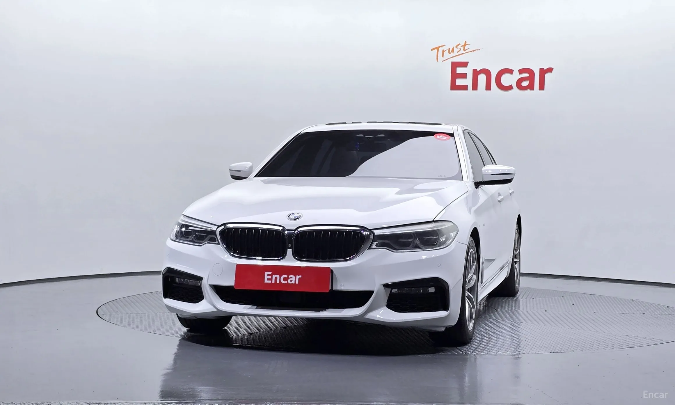 BMW 5 Series (G30) превью 2