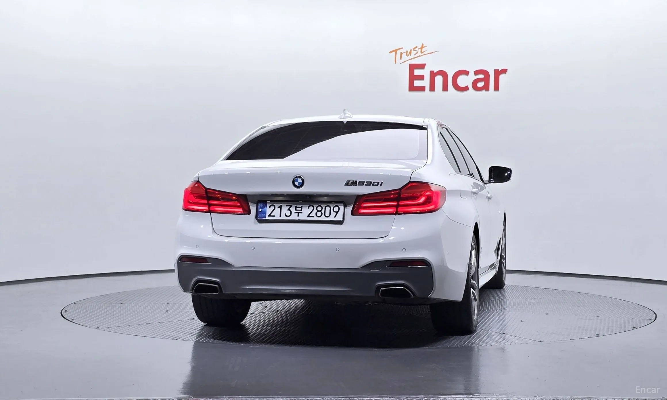 BMW 5 Series (G30) превью 3