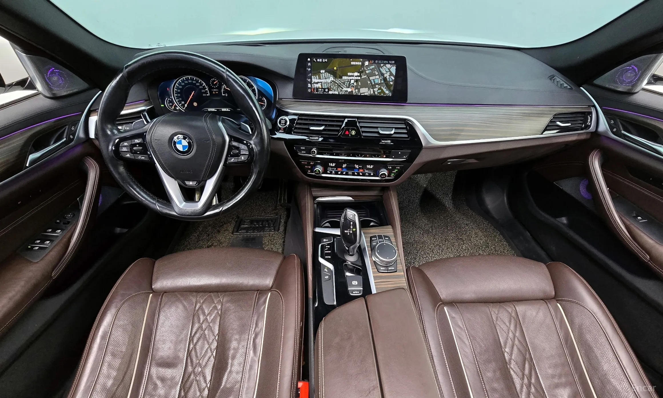 BMW 5 Series (G30) превью 4