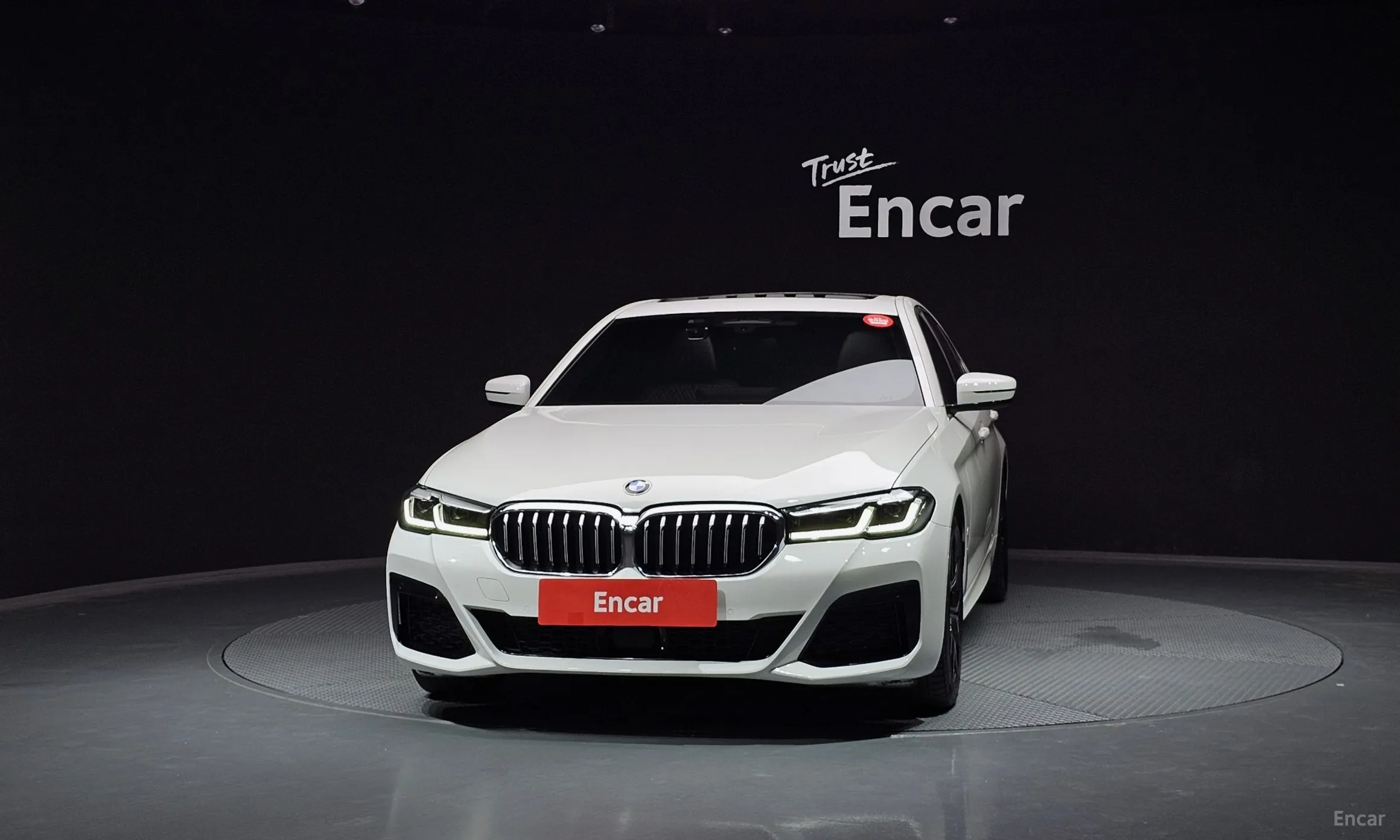 BMW 5 Series (G30) превью 2