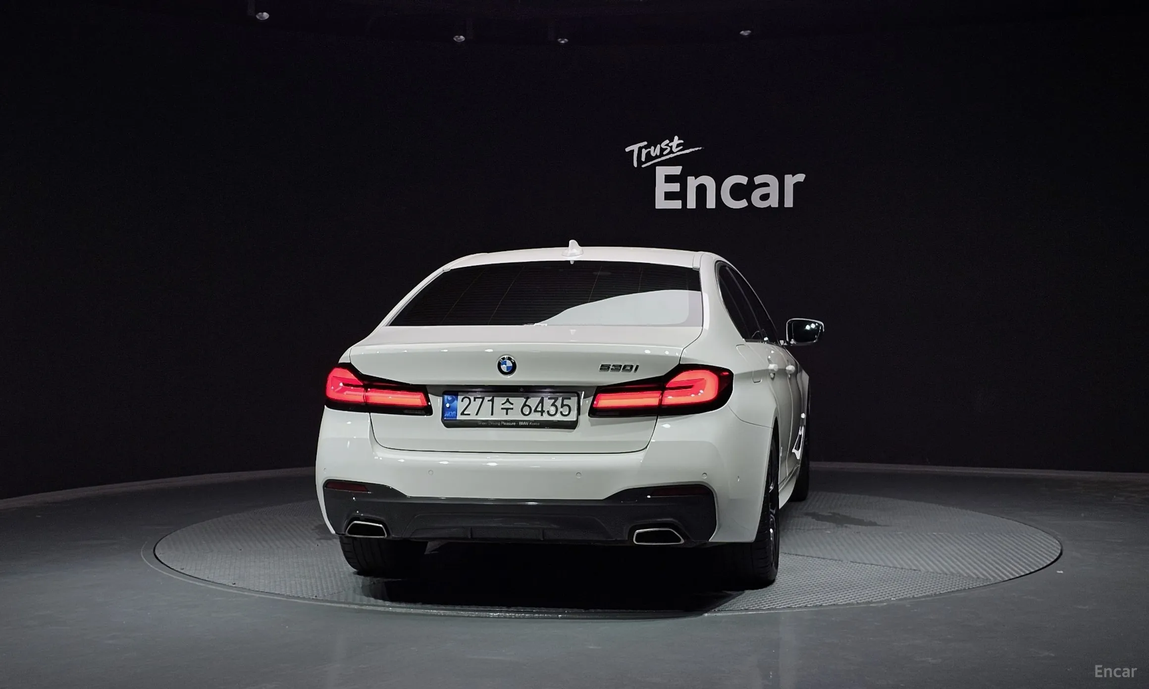 BMW 5 Series (G30) превью 3