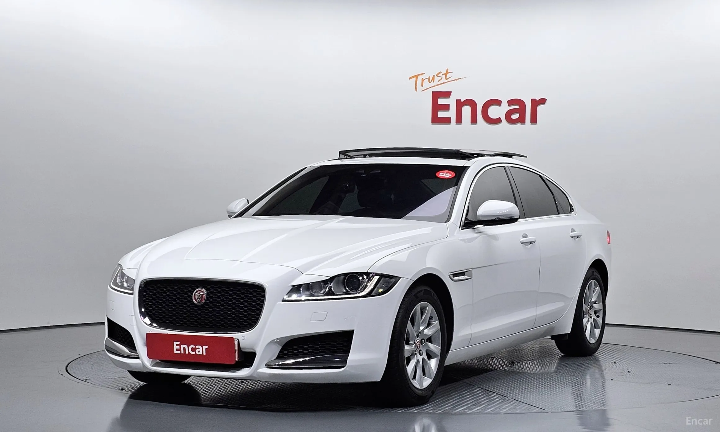 Jaguar XF (x260)