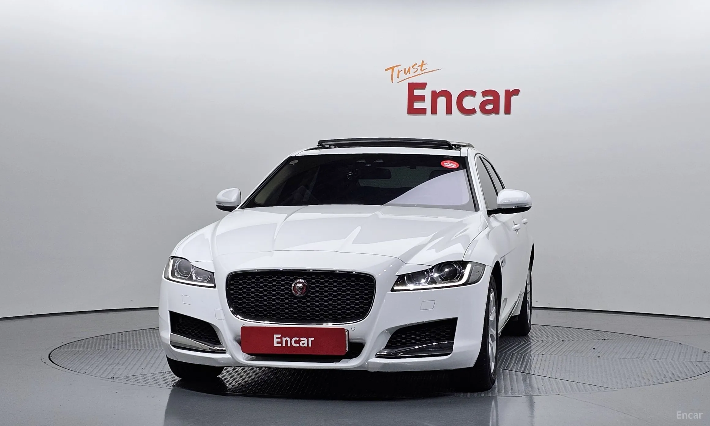 Jaguar XF (x260) превью 3