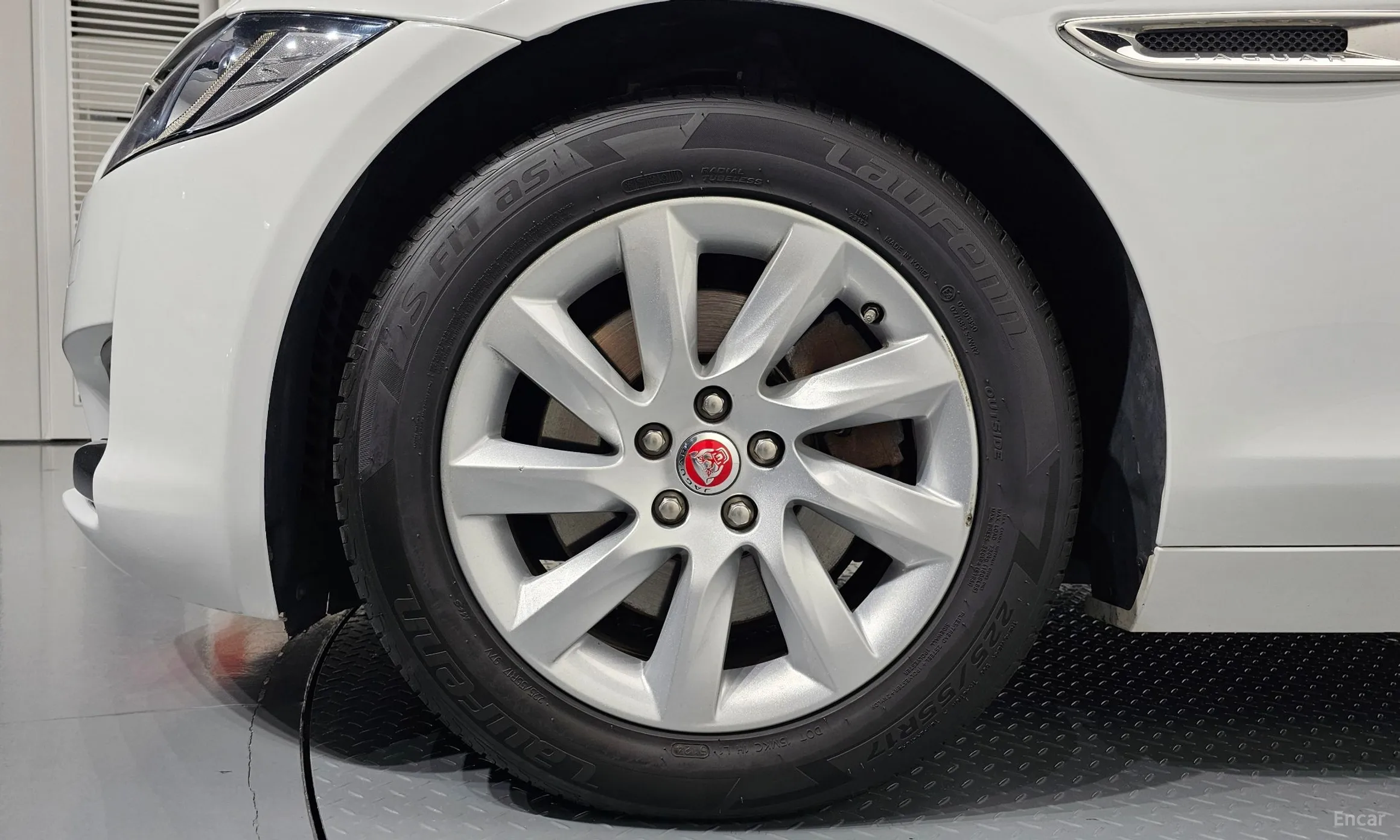 Jaguar XF (x260) превью 5
