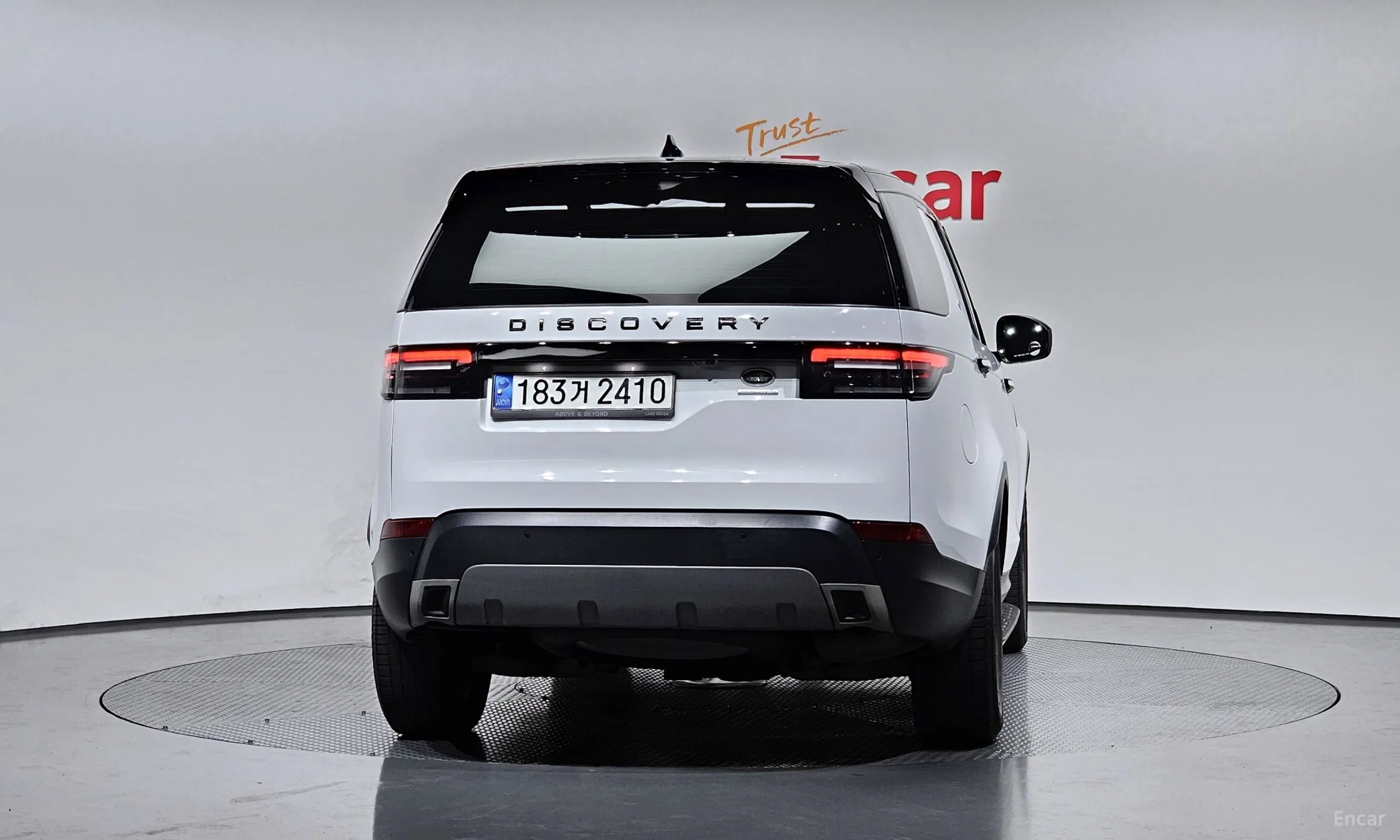Land Rover Discovery 5 превью 3