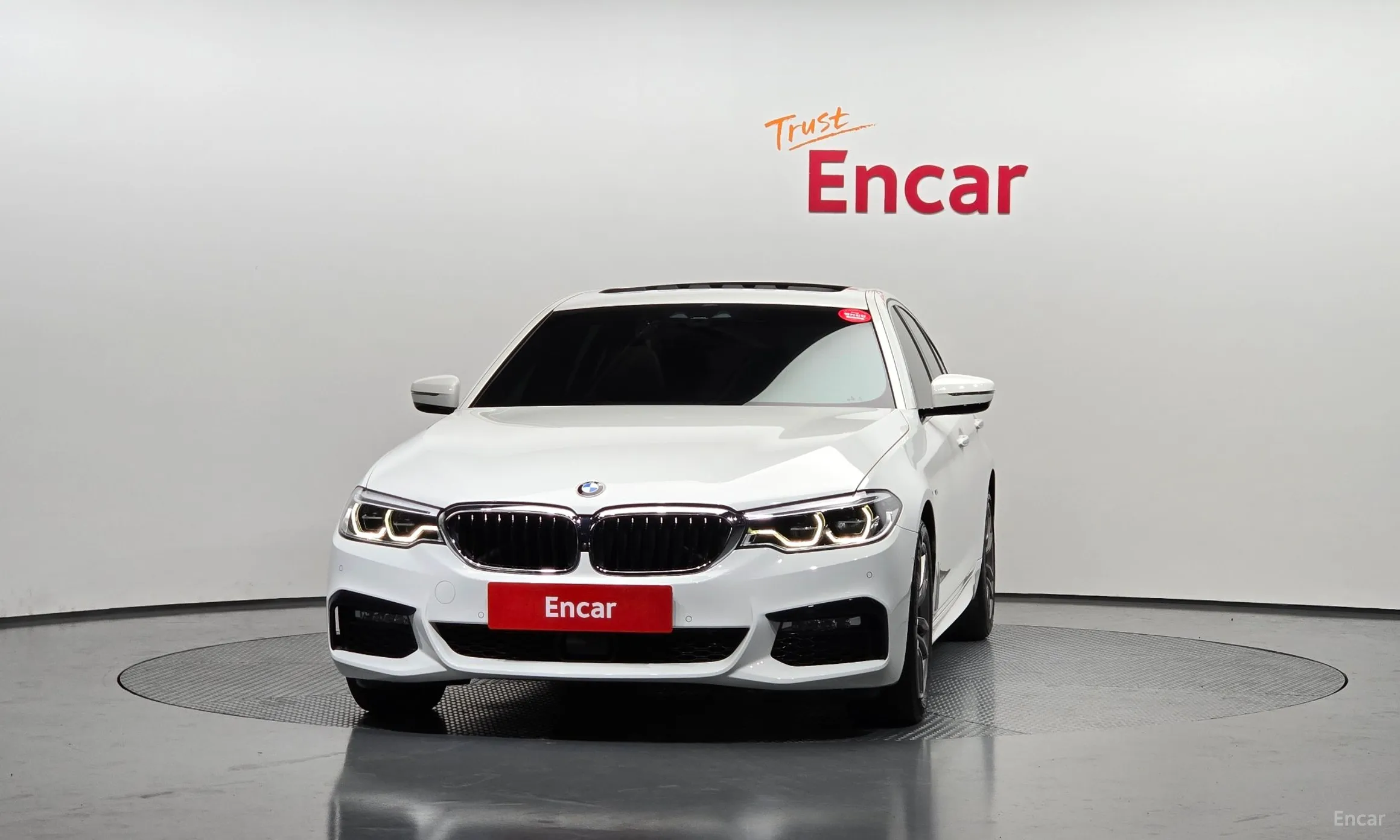 BMW 5 Series (G30) превью 2