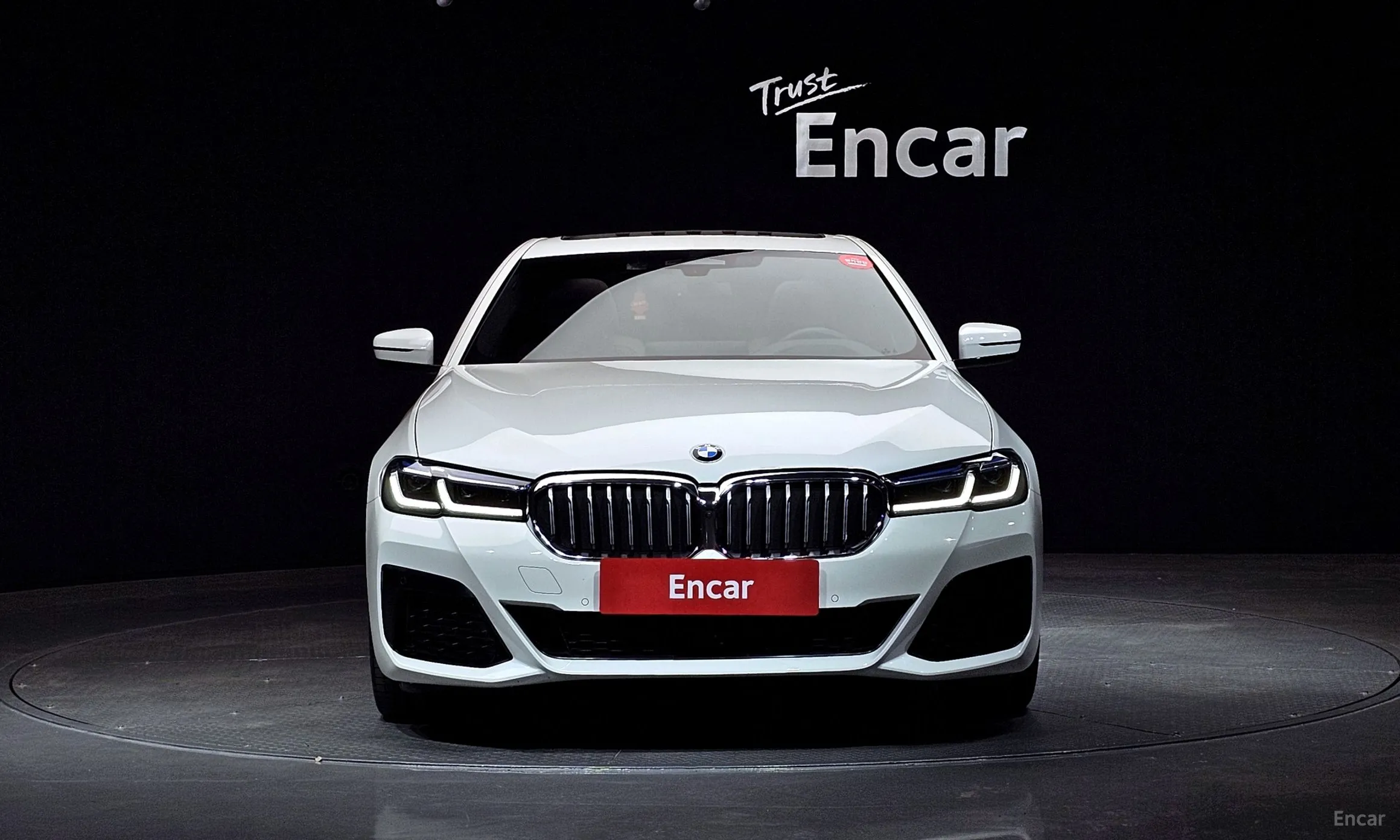 BMW 5 Series (G30) превью 2
