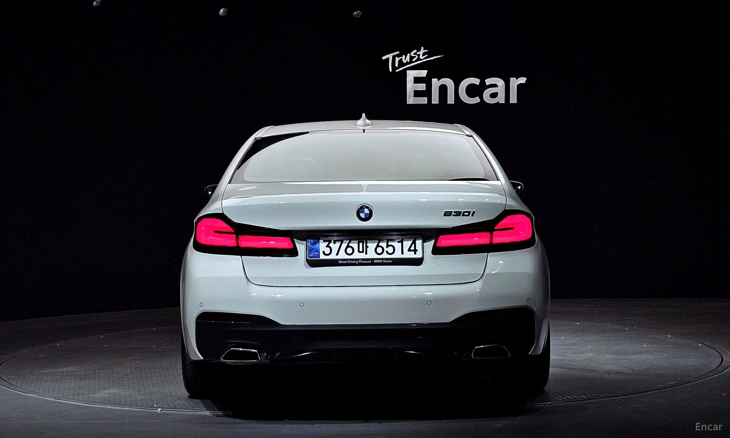 BMW 5 Series (G30) превью 3