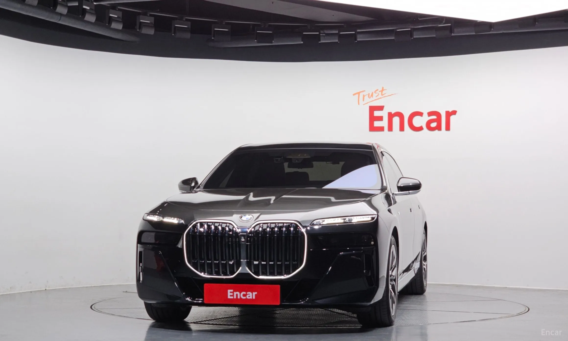 BMW 7 Series (G70) превью 2