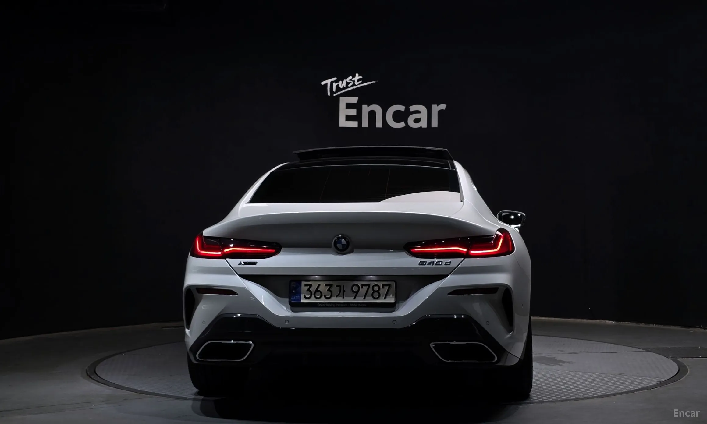 BMW 8-series (G15) превью 3