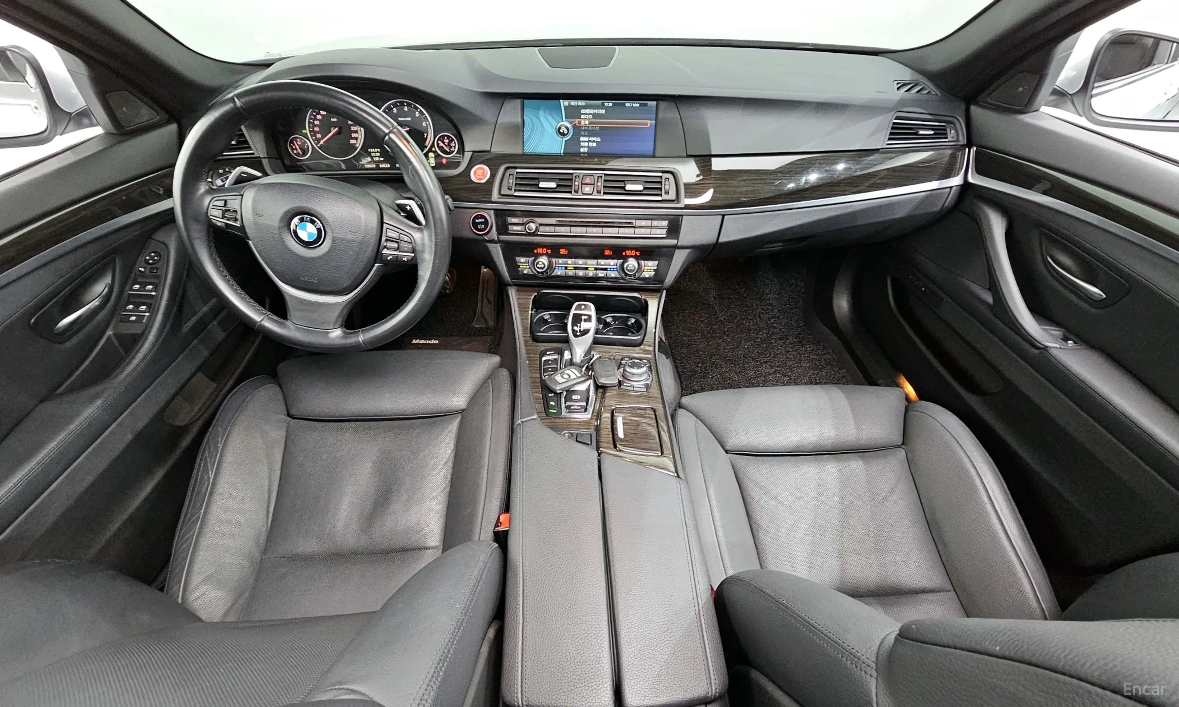 BMW 5 Series (F10) превью 4