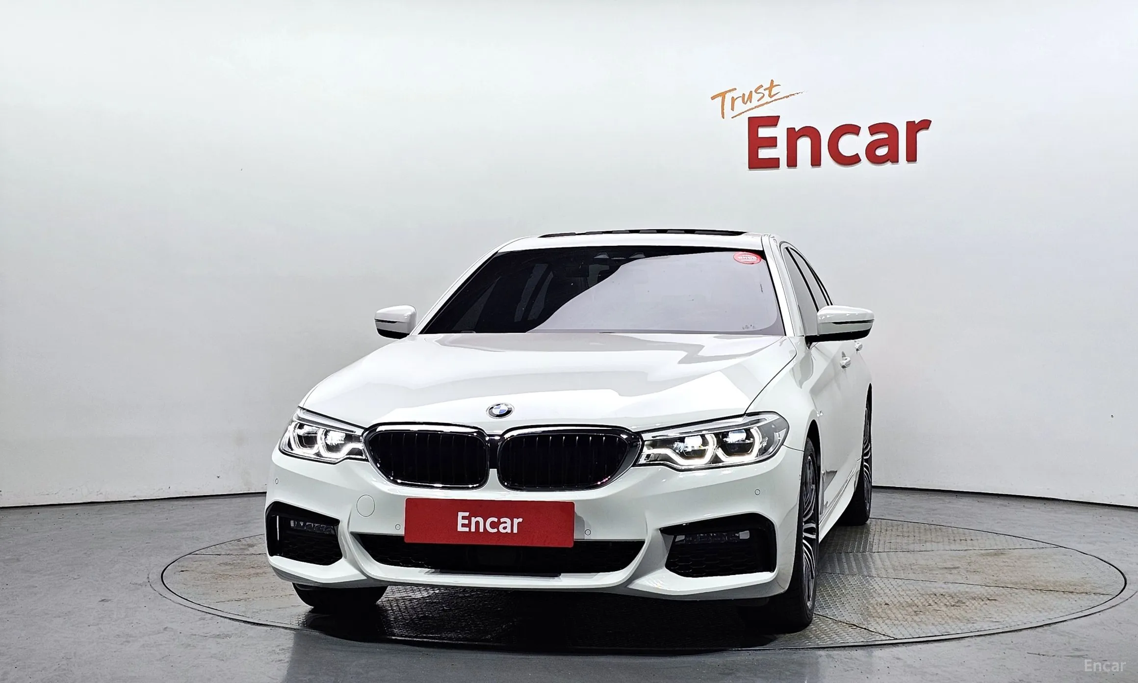 BMW 5 Series (G30) превью 2