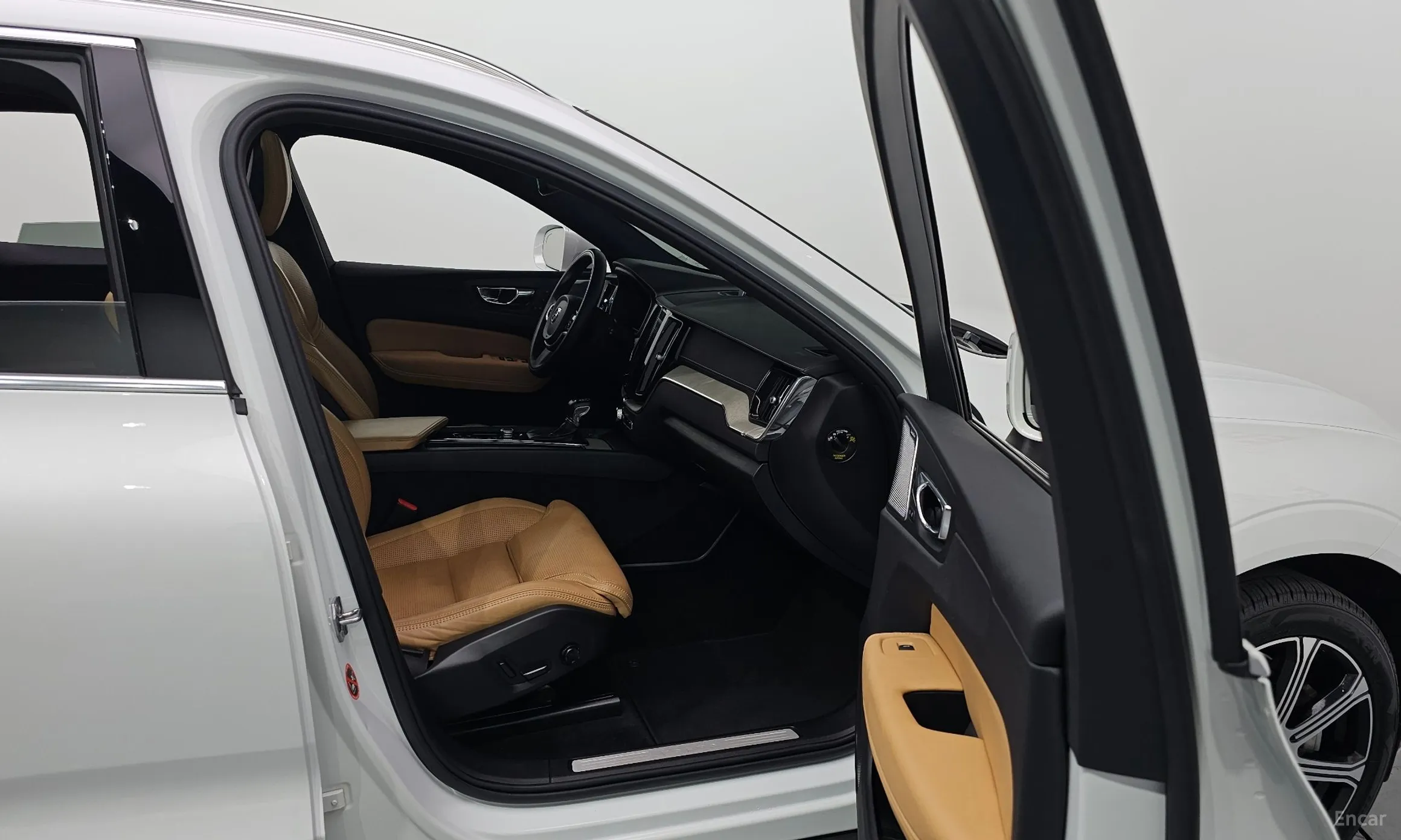 Volvo XC60 Gen 2 превью 17