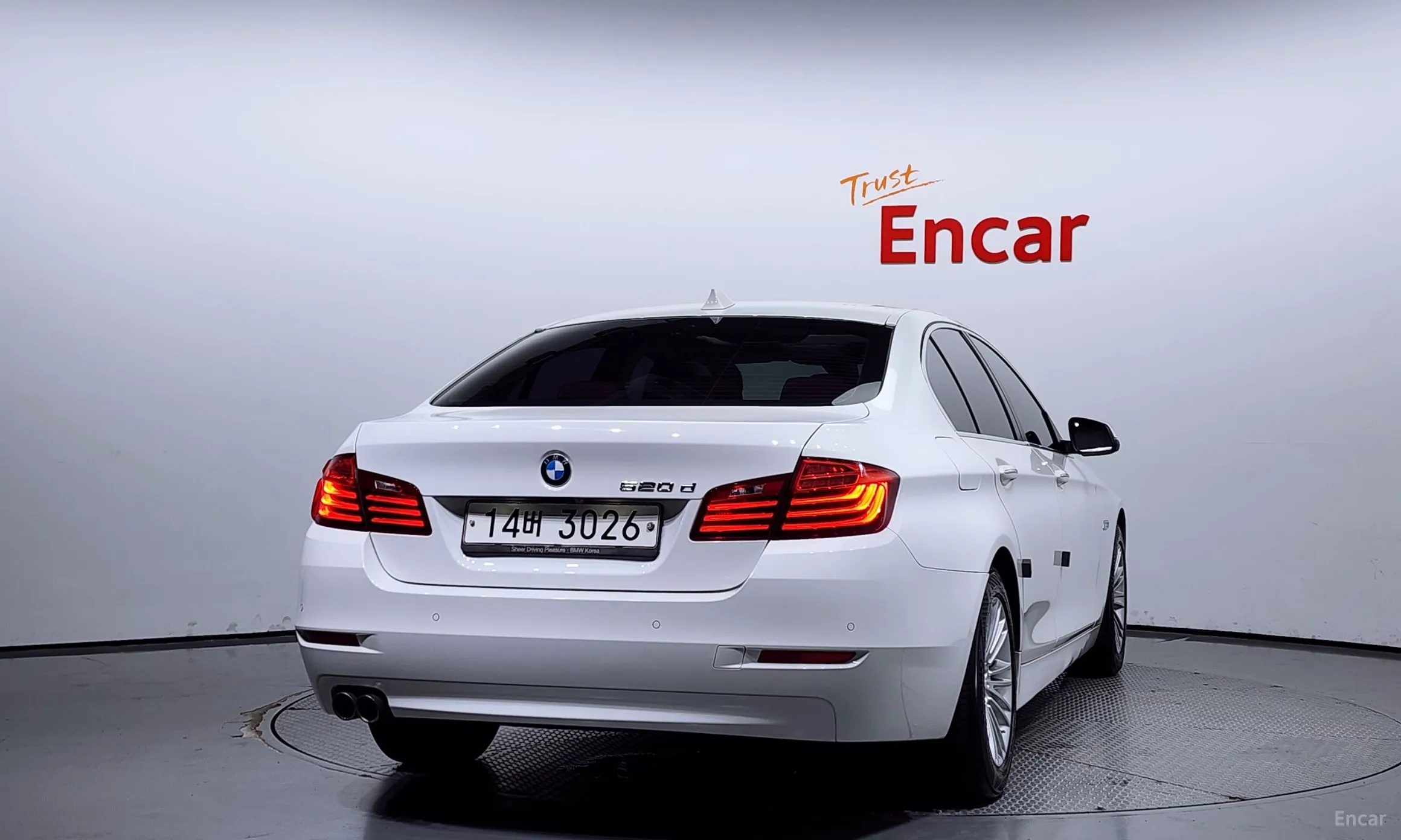BMW 5 Series (F10) превью 3