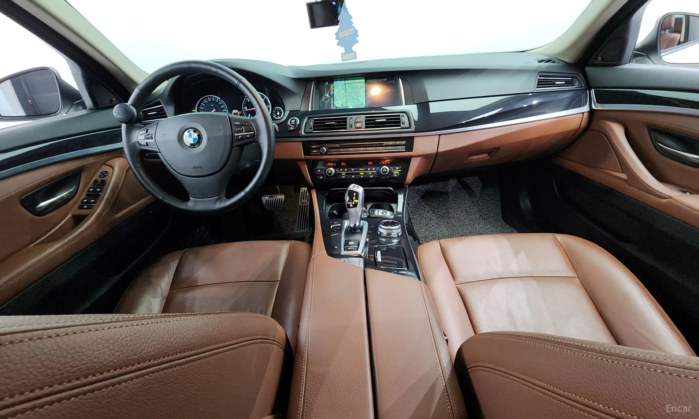 BMW 5 Series (F10) превью 4