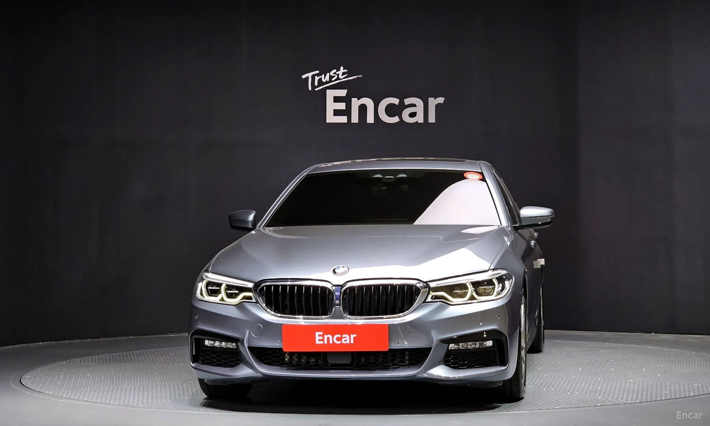 BMW 5 Series (G30) превью 2