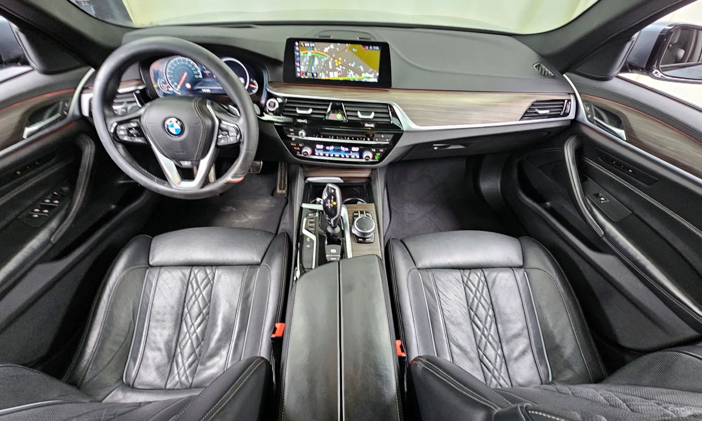 BMW 5 Series (G30) превью 4