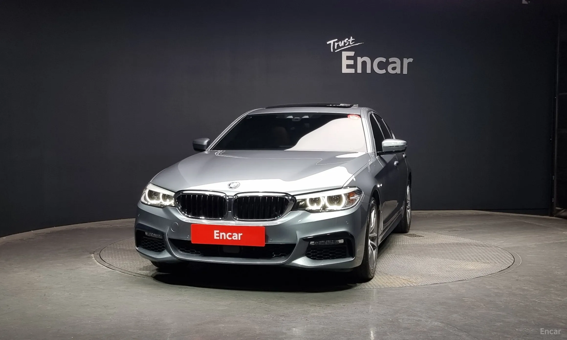 BMW 5 Series (G30) превью 2