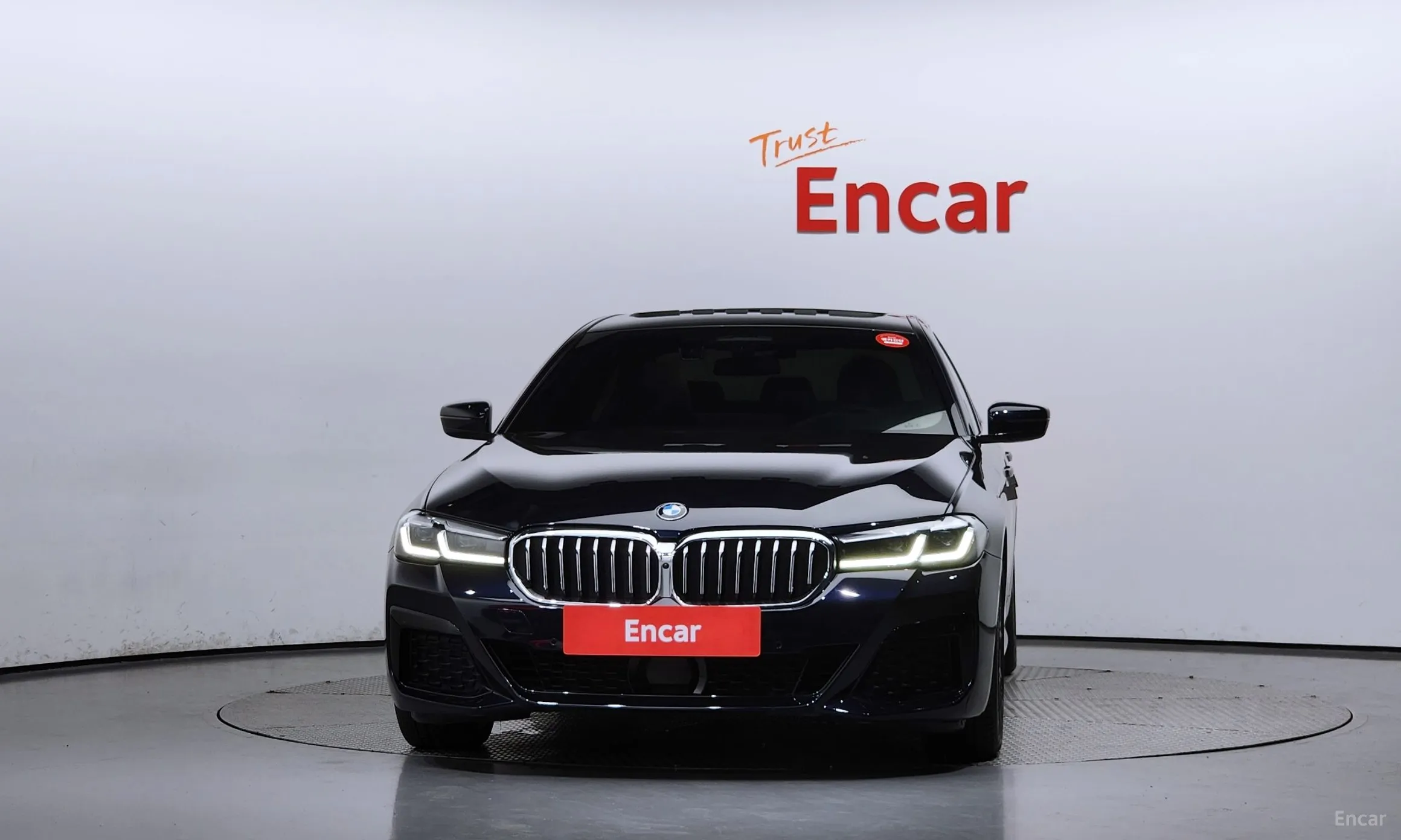 BMW 5 Series (G30) превью 2