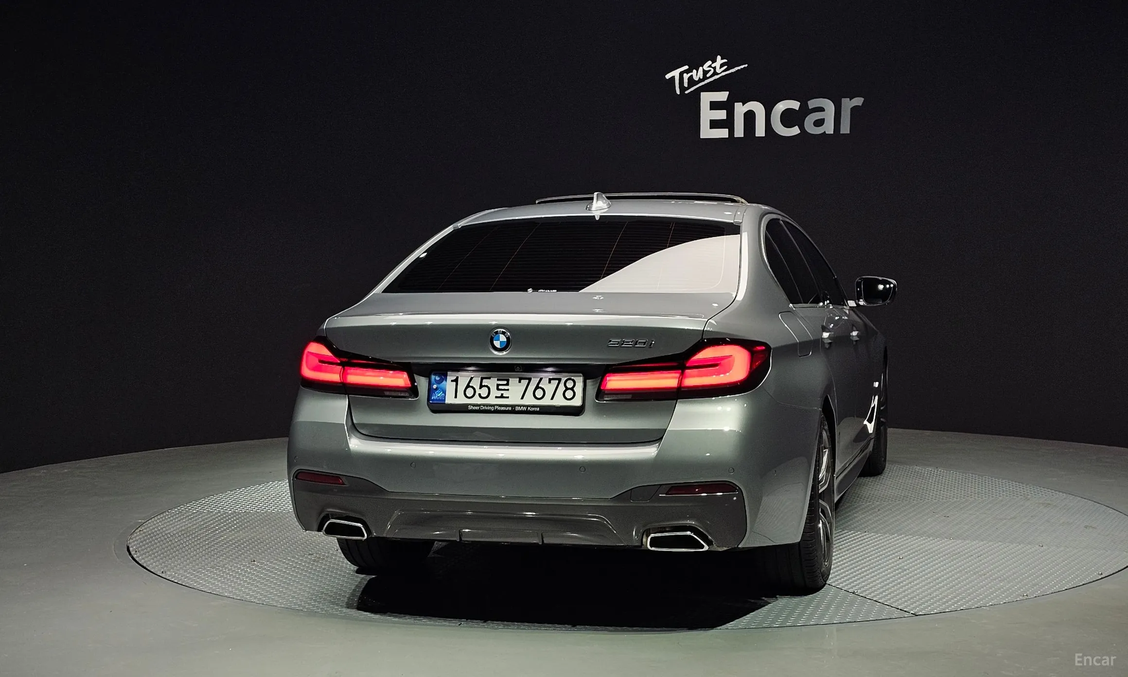 BMW 5 Series (G30) превью 3