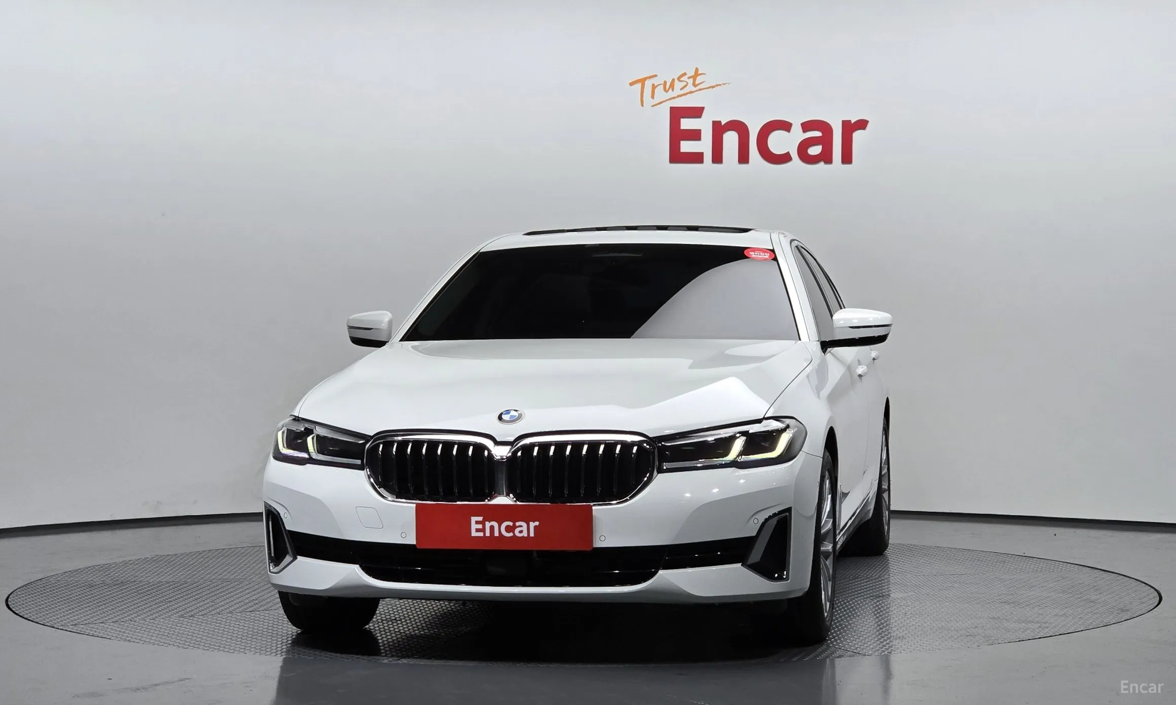 BMW 5 Series (G30) превью 2