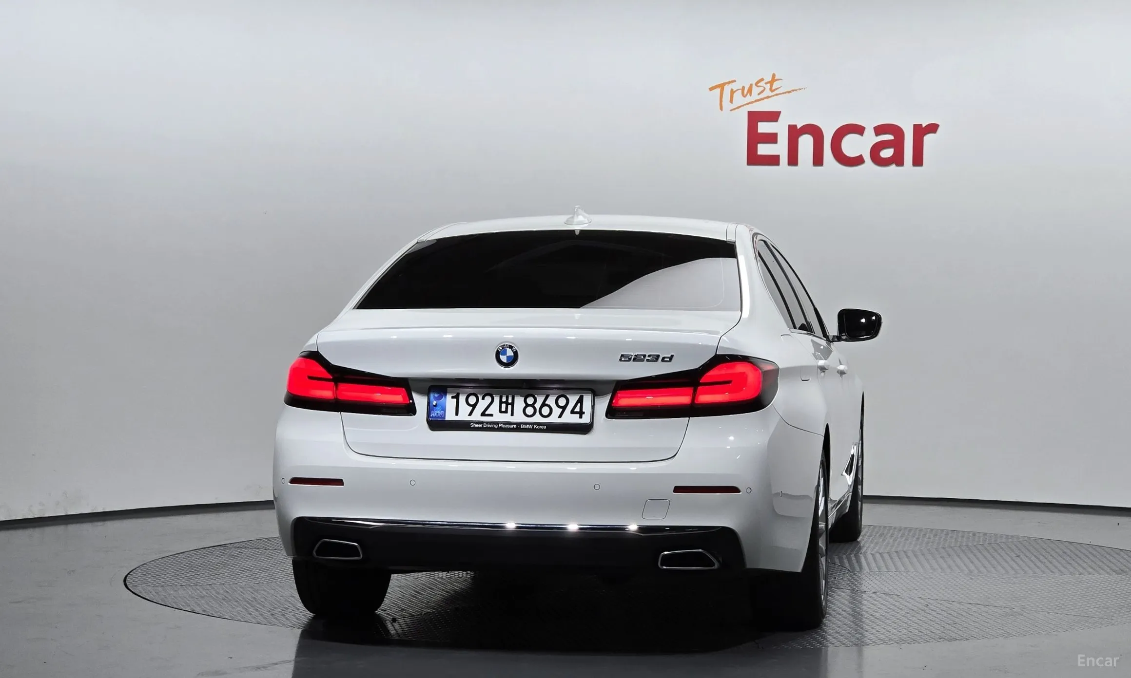BMW 5 Series (G30) превью 3