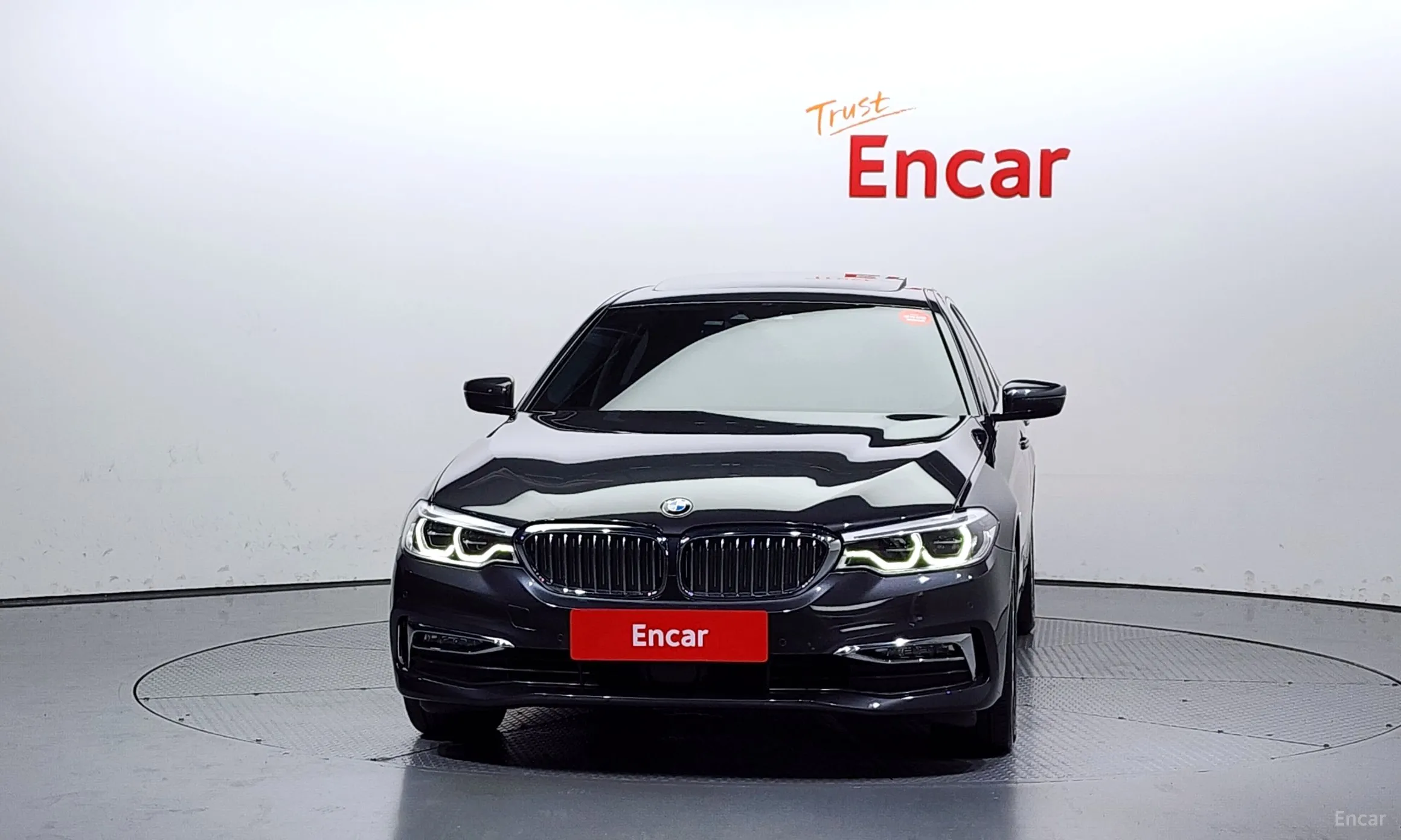 BMW 5 Series (G30) превью 2