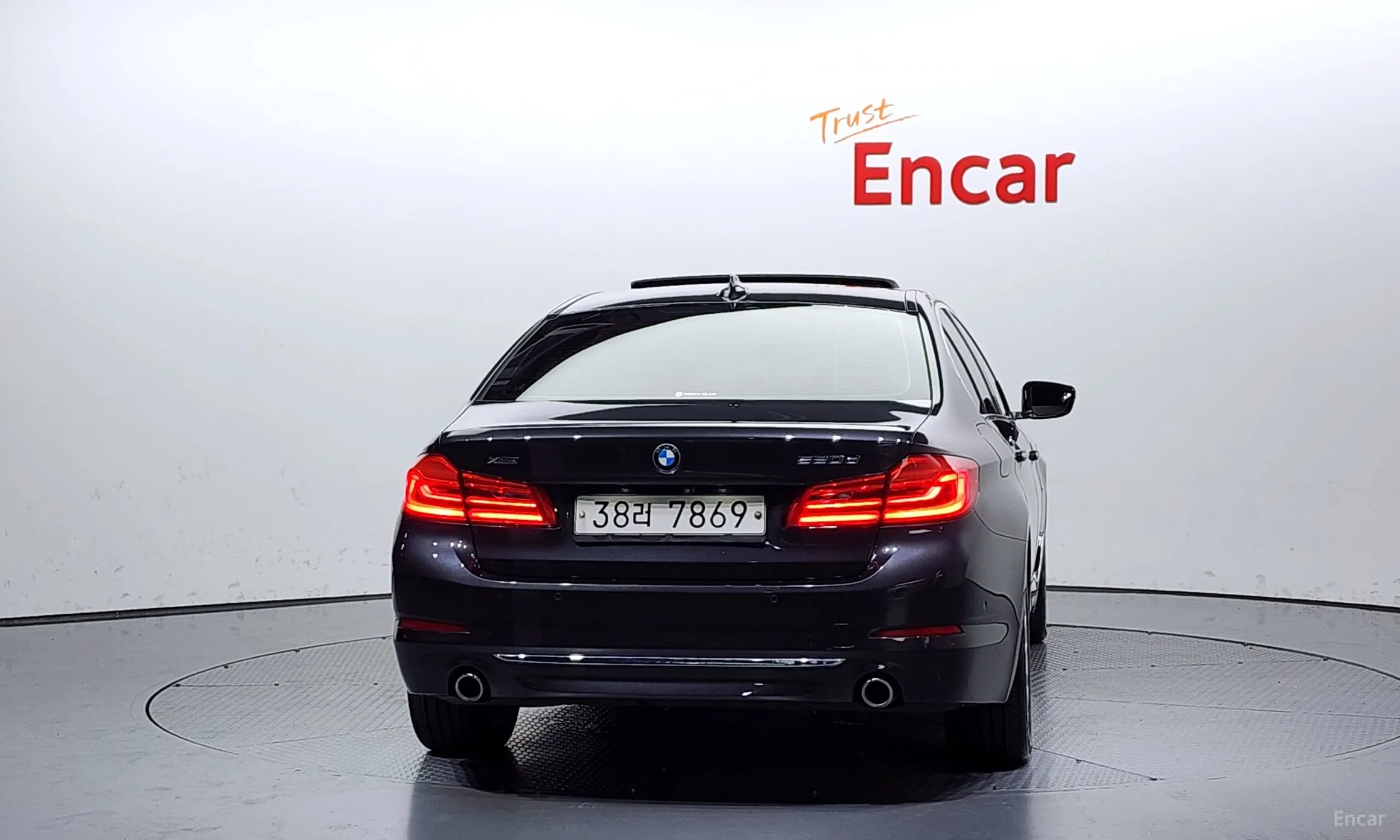 BMW 5 Series (G30) превью 3