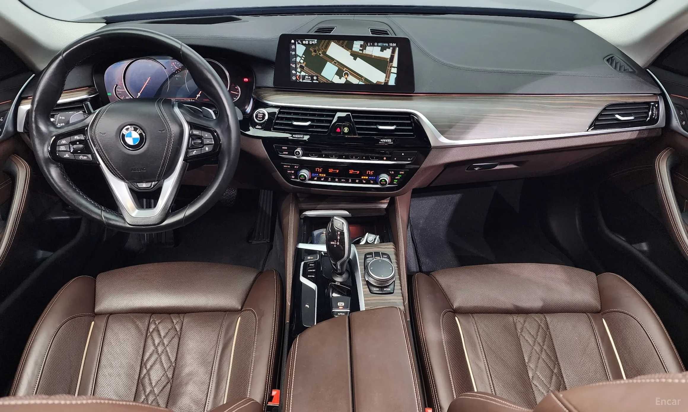 BMW 5 Series (G30) превью 4