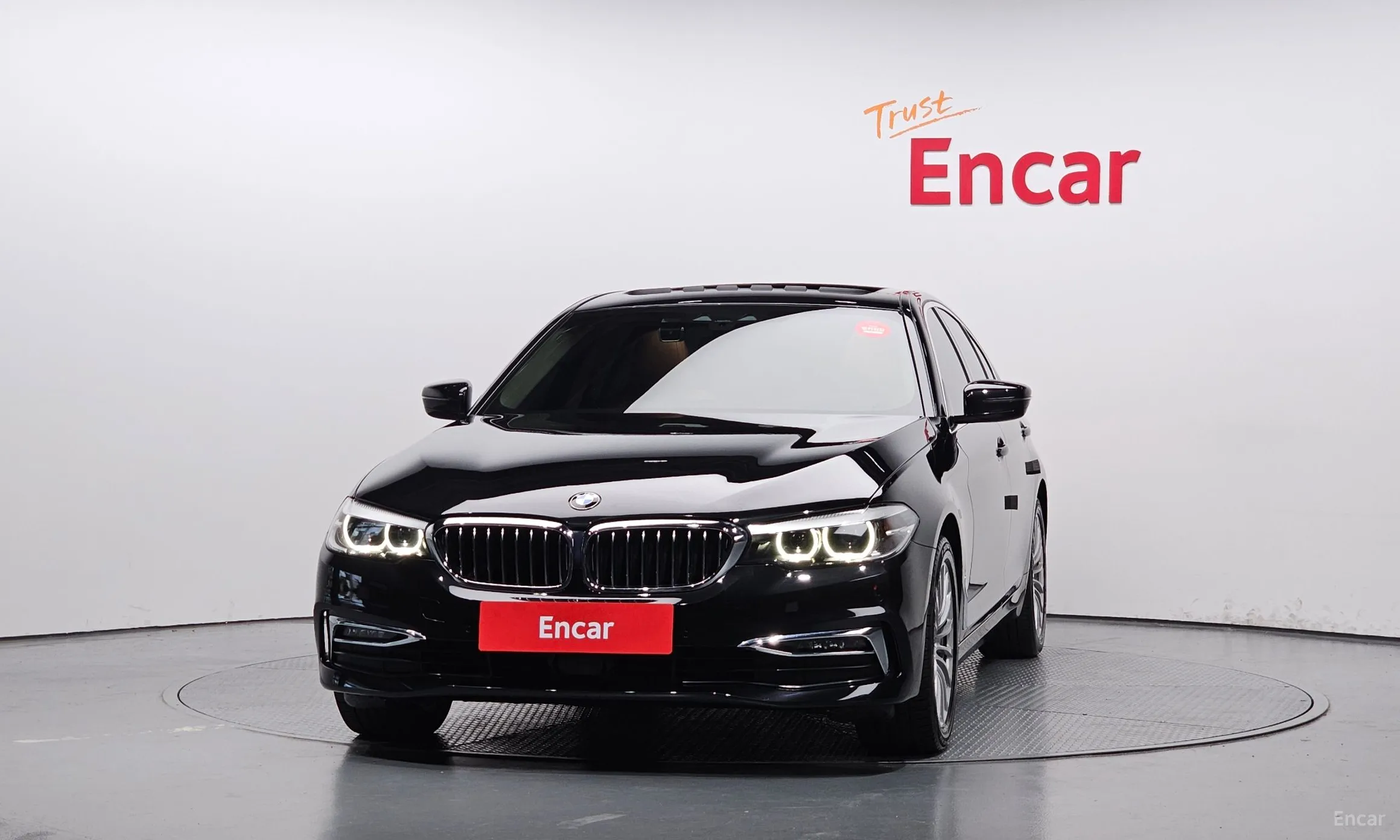 BMW 5 Series (G30) превью 2