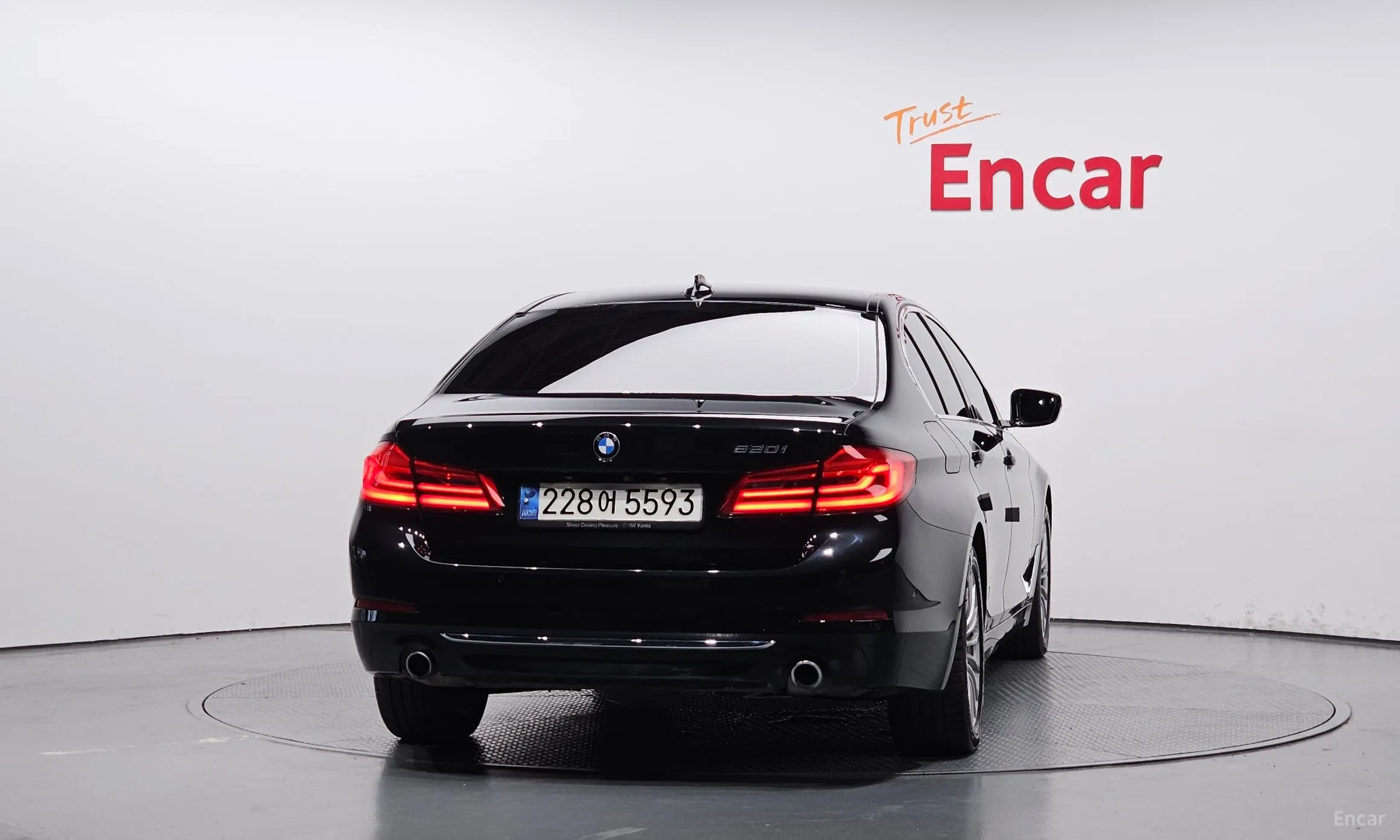 BMW 5 Series (G30) превью 3