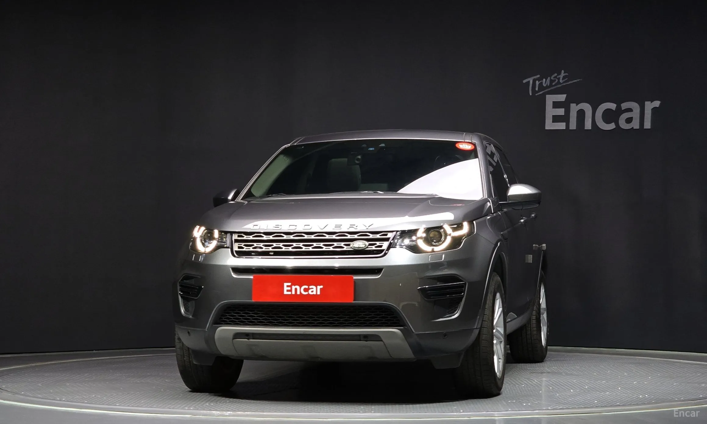 Land Rover Discovery Sports превью 2