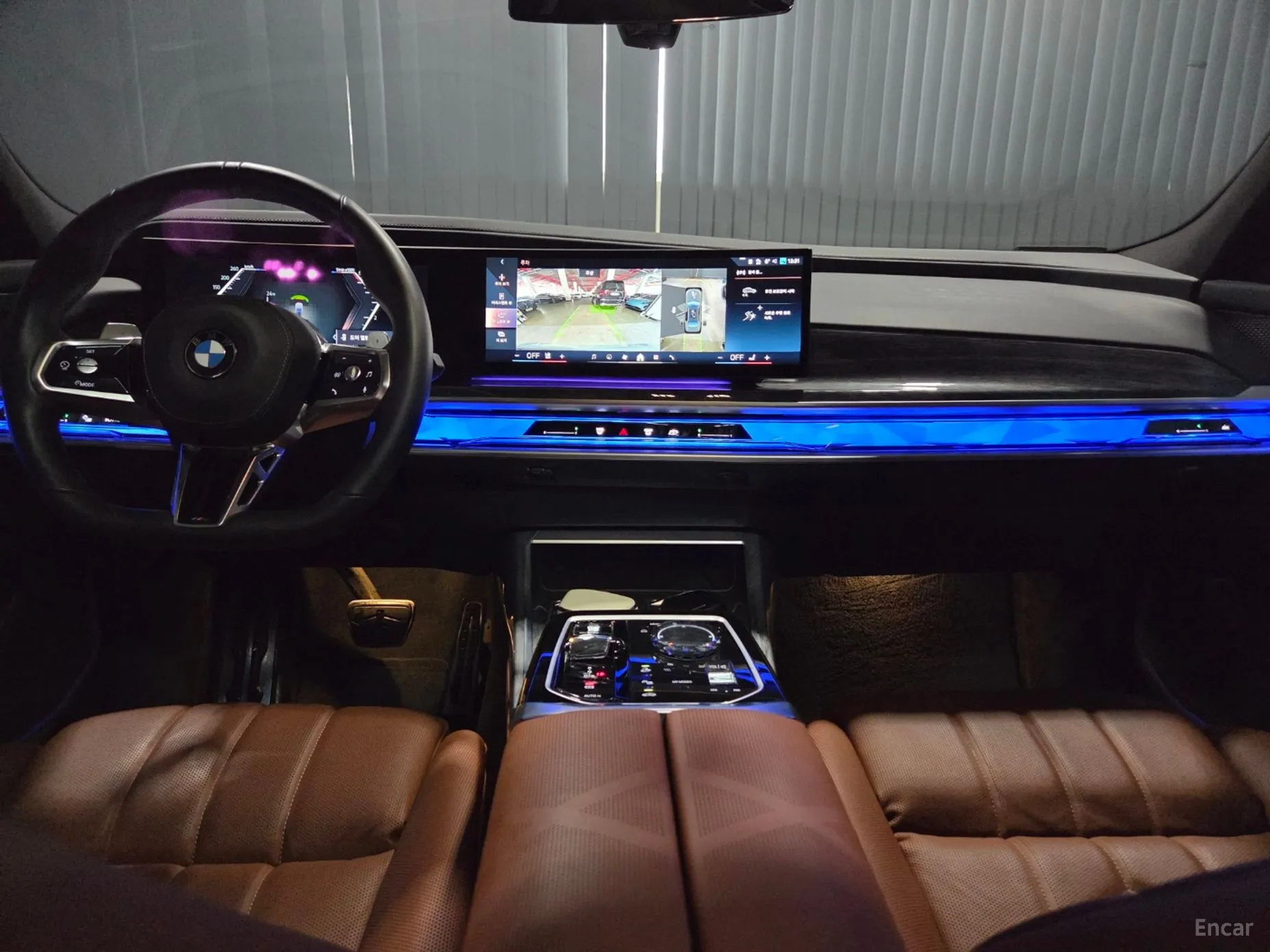 BMW 7 Series (G70) превью 4