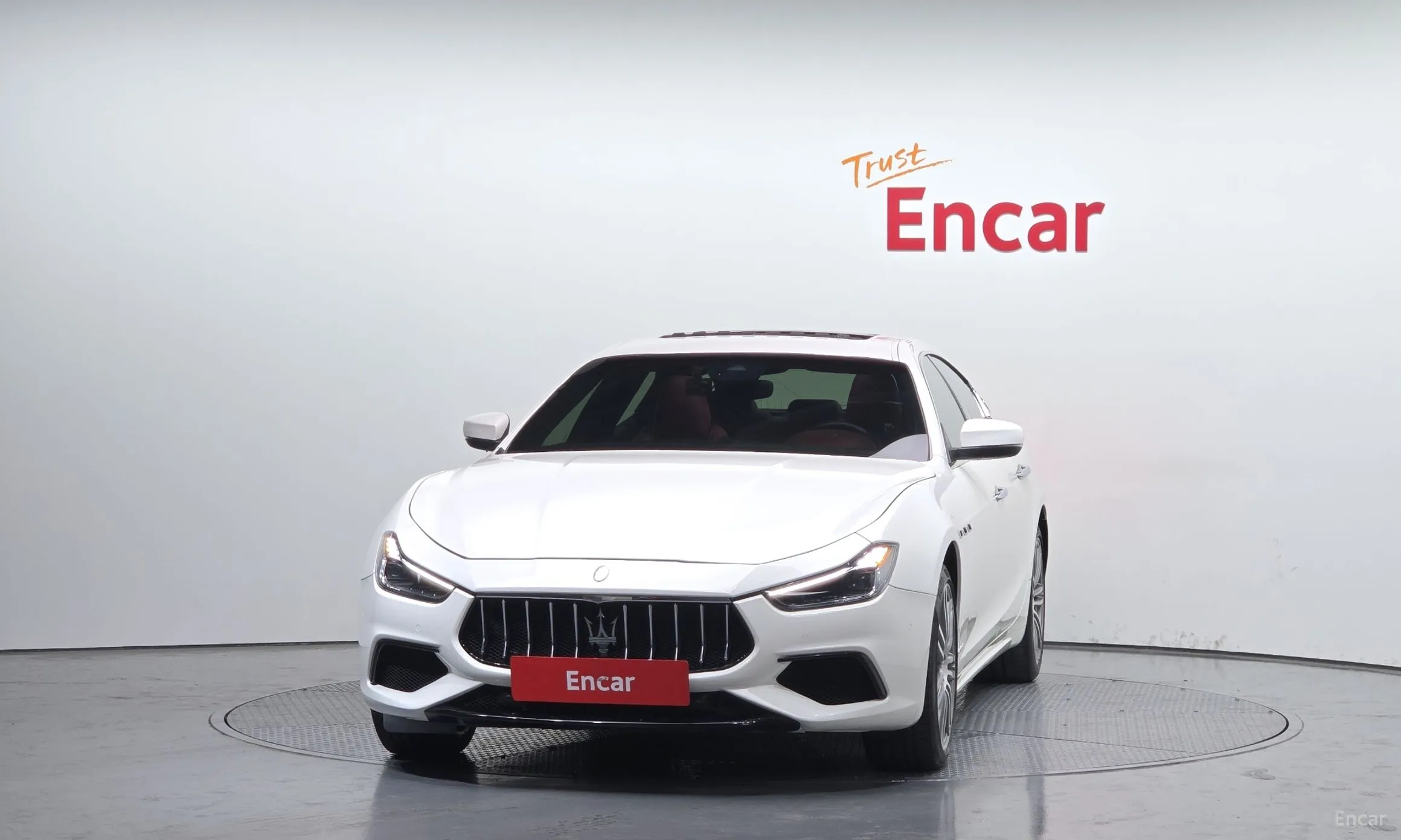 Maserati Ghibli превью 3