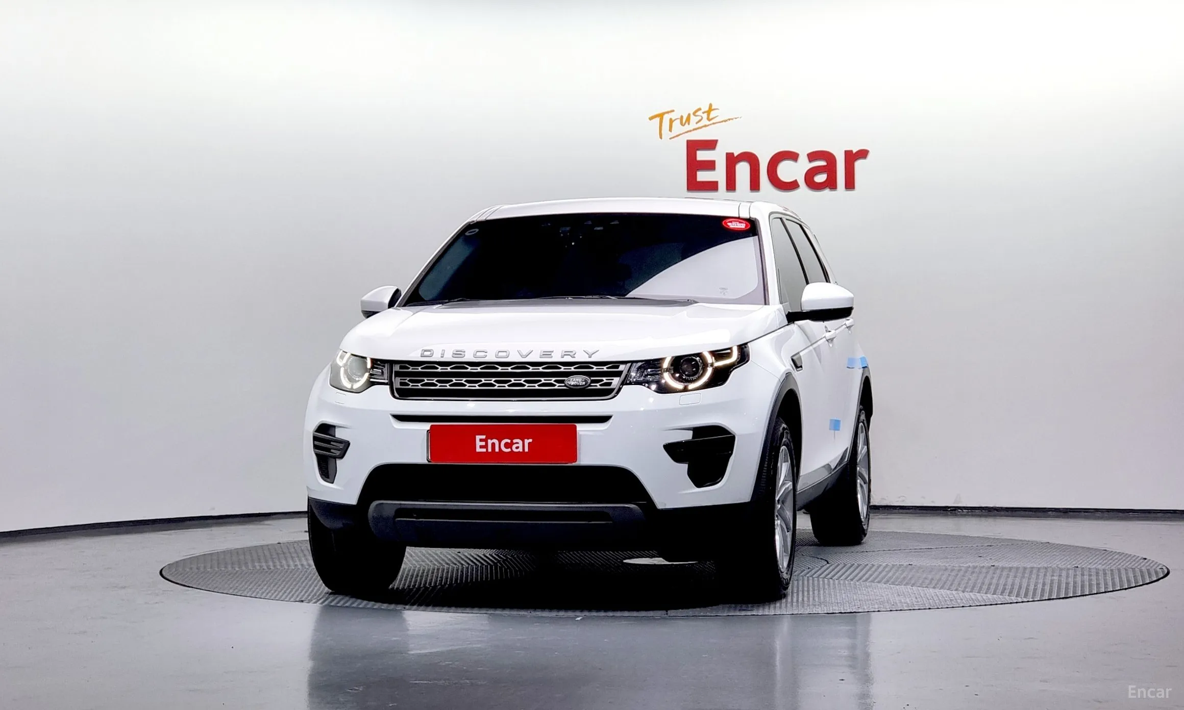Land Rover Discovery Sports превью 2