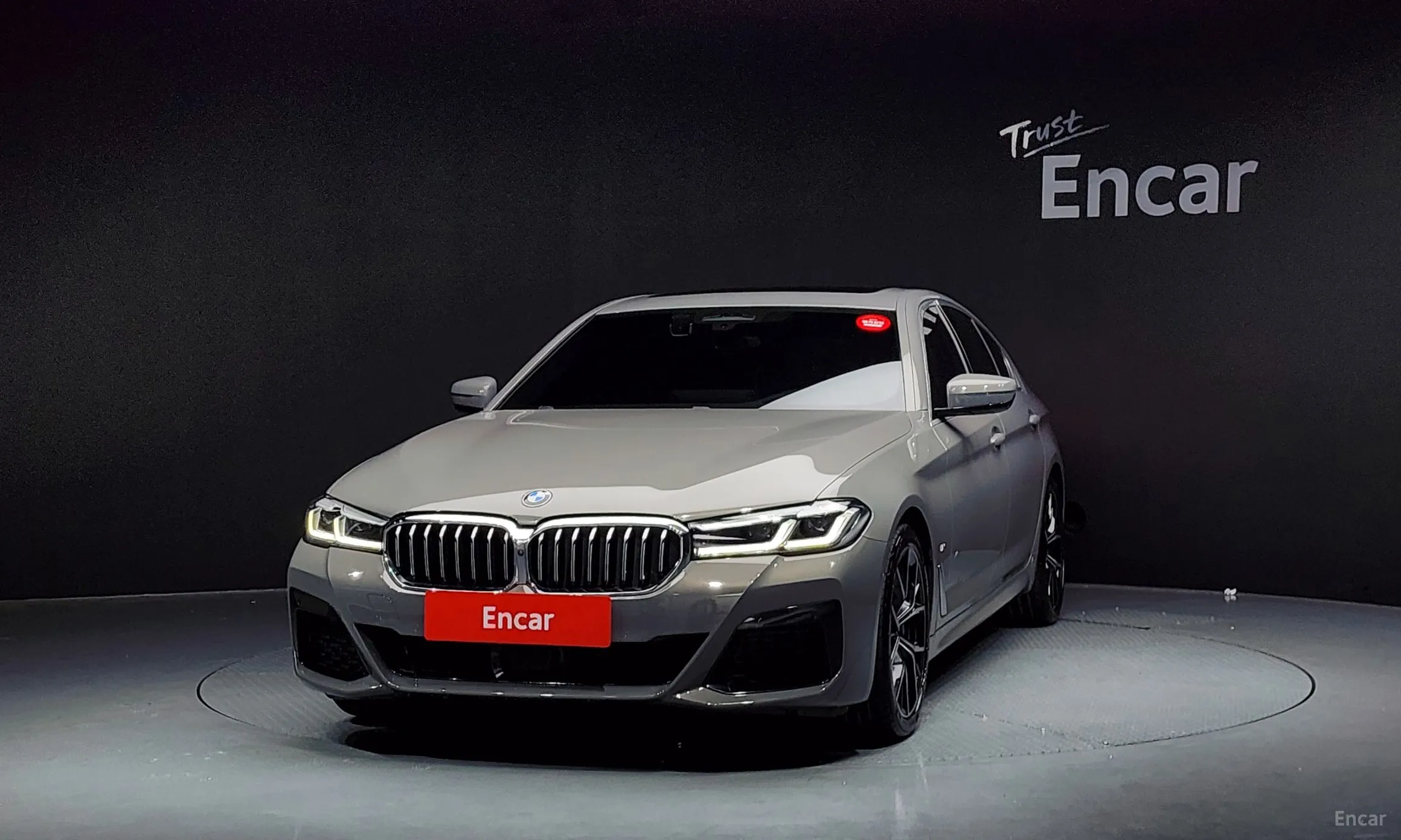 BMW 5 Series (G30) превью 2
