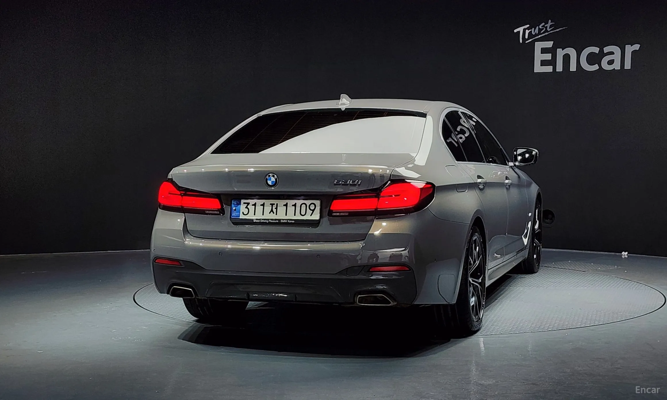 BMW 5 Series (G30) превью 3