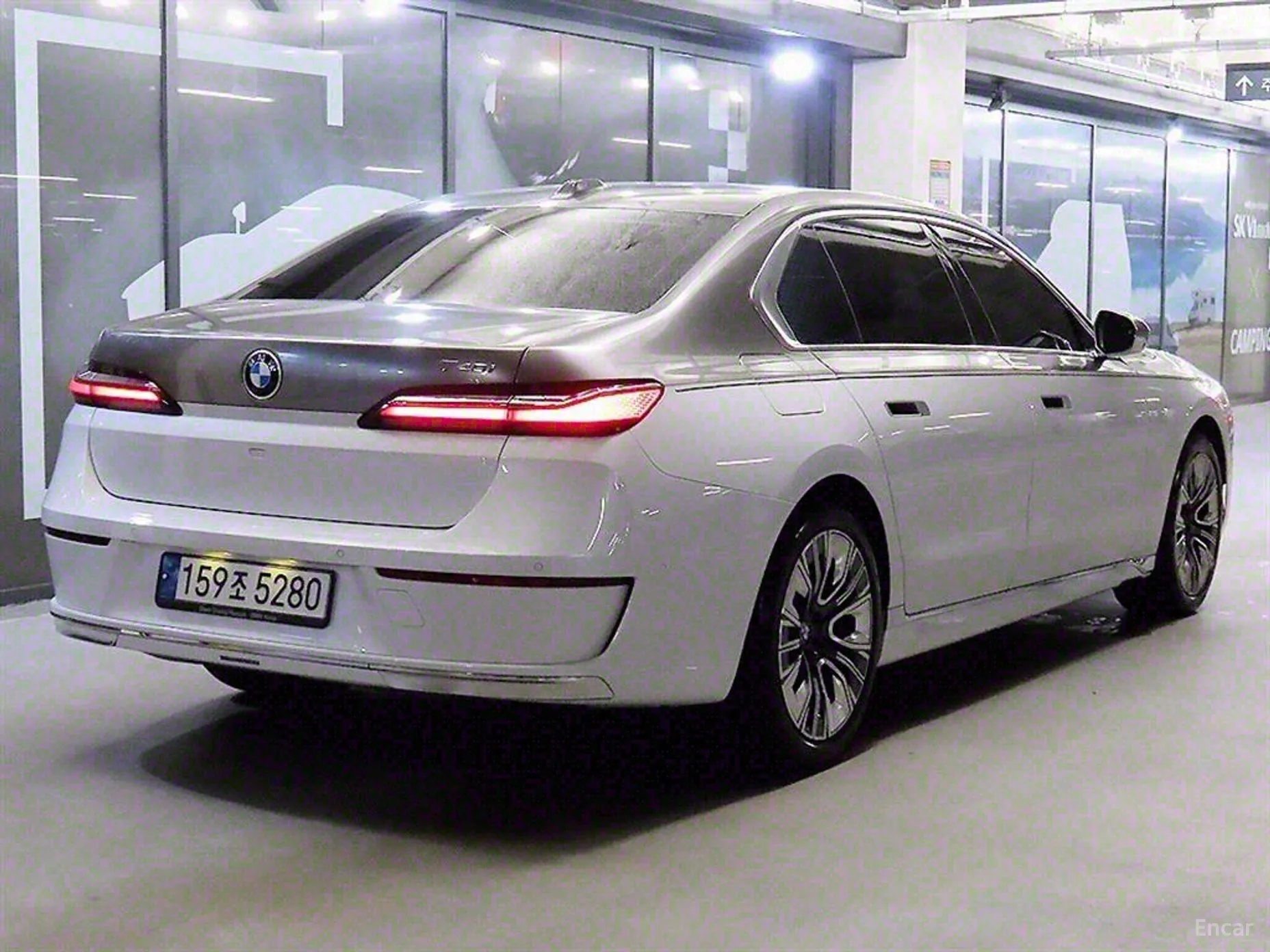 BMW 7 Series (G70) превью 3