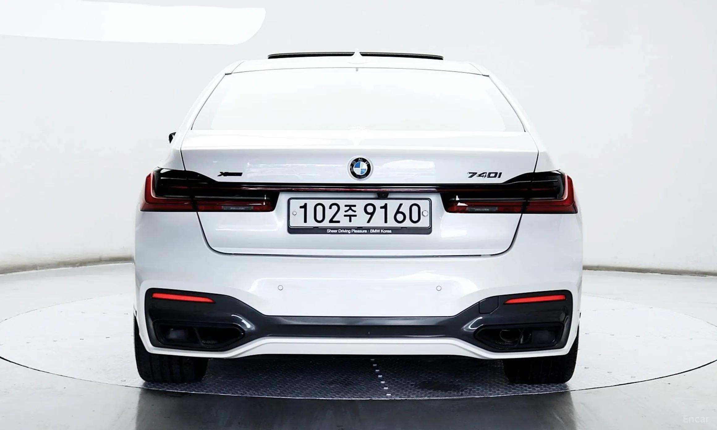 BMW 7 Series (G11) превью 3