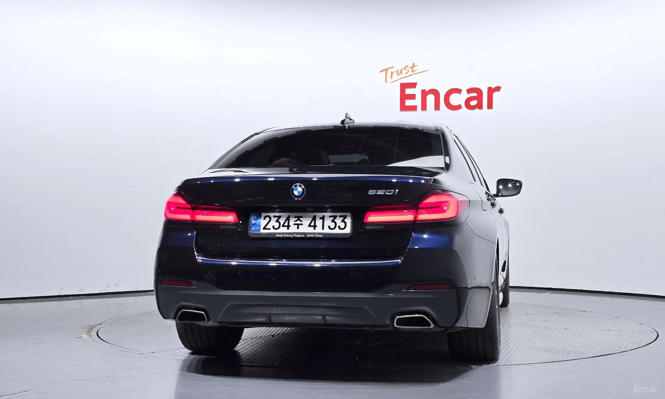 BMW 5 Series (G30) превью 3
