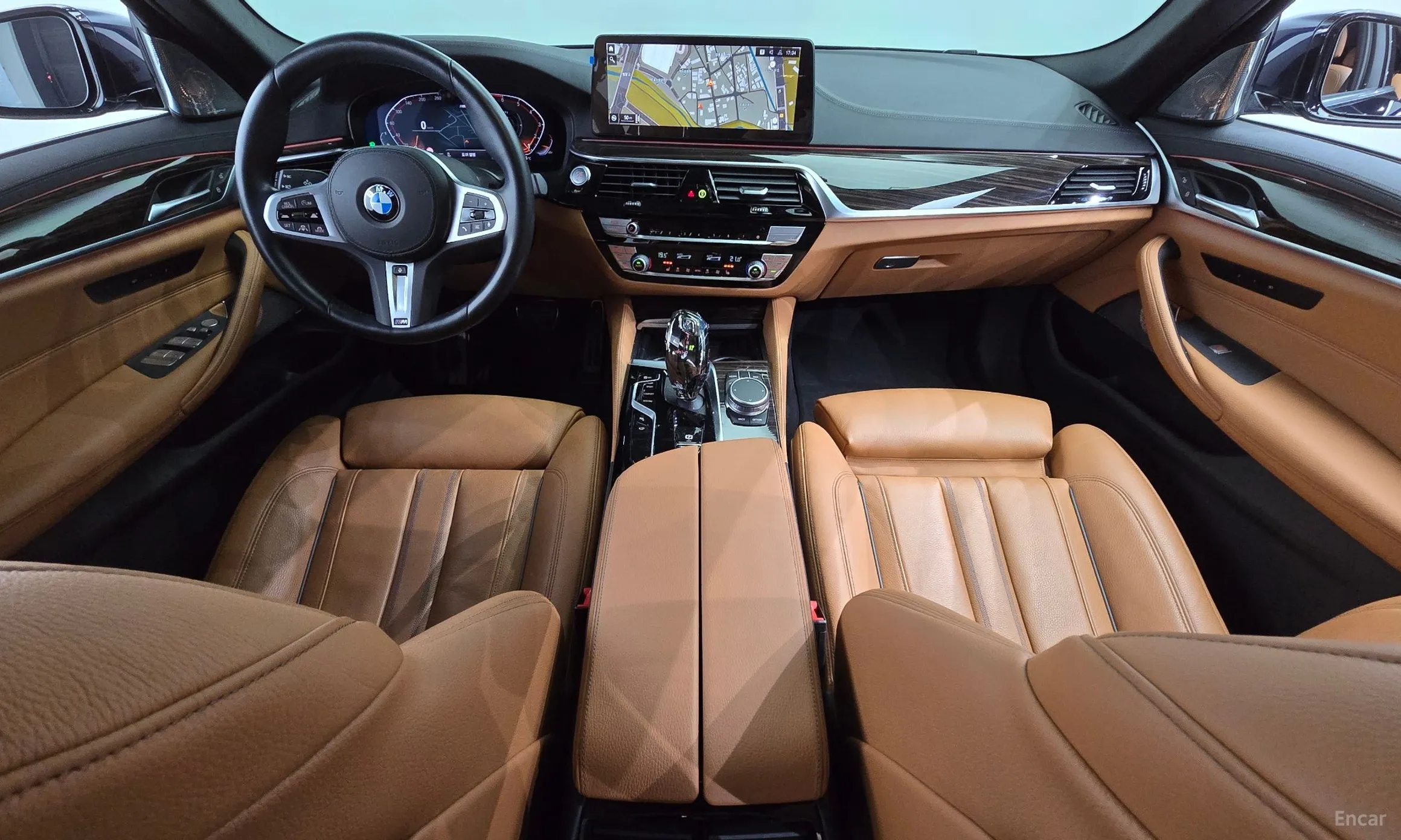 BMW 5 Series (G30) превью 4